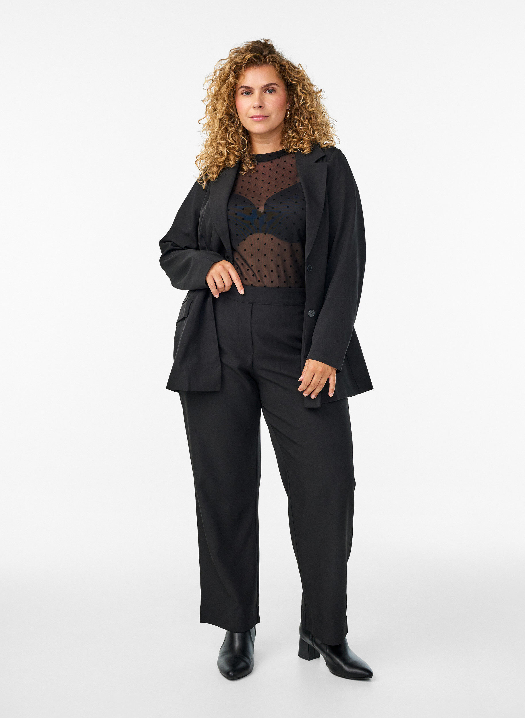 Zizzi FLASH - Losse broek met zakken, Zwart, Model image number 0