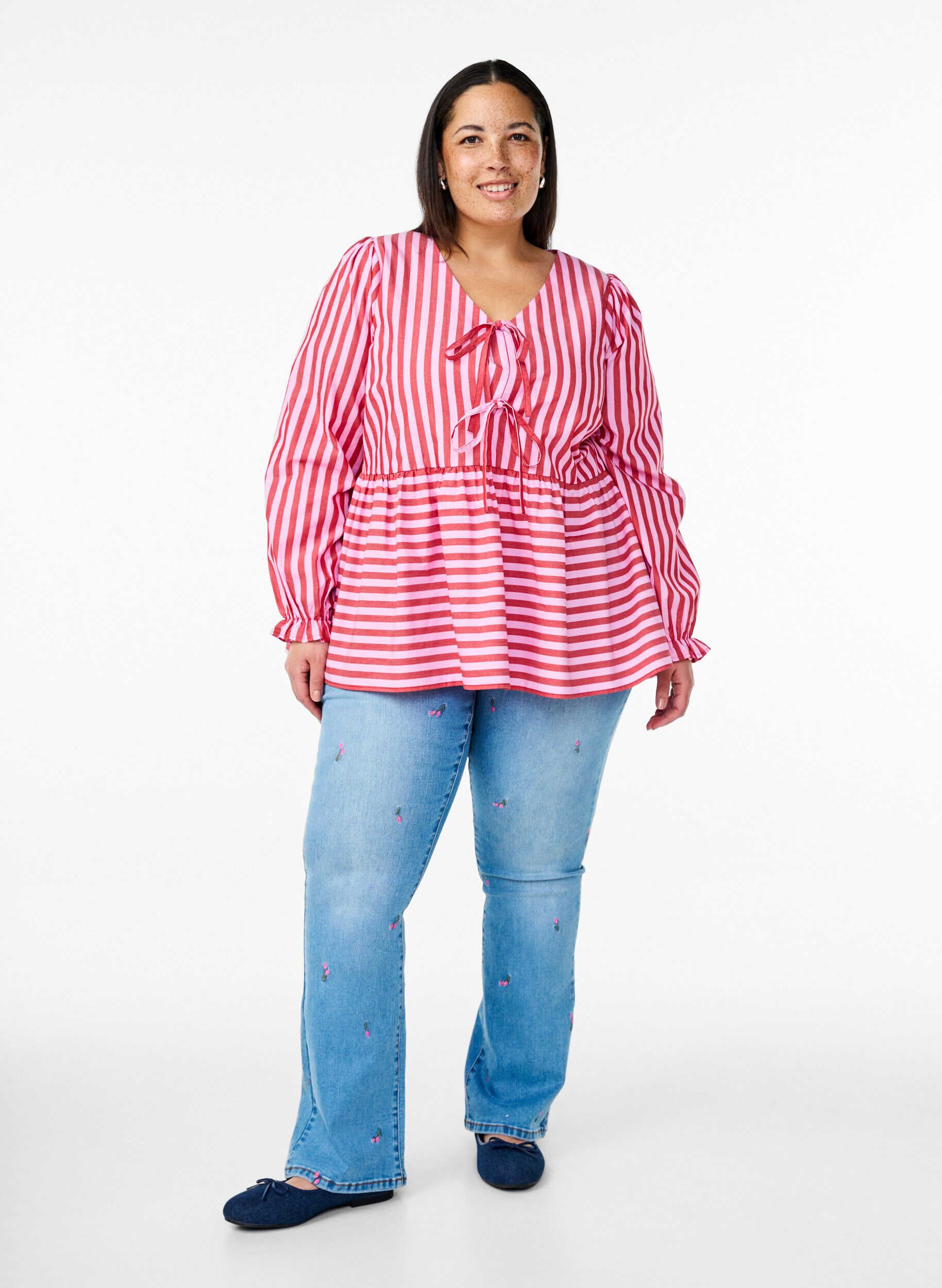 Bootcut jeans met geborduurde bloemen, Blauw, Model