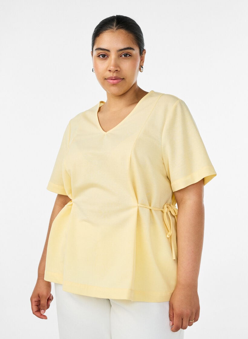 Blouse in een katoenmix met V-hals en striklint, Geel, Model image number 0