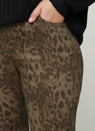 Amy jeans met print, Green Leopard, Model image number 1