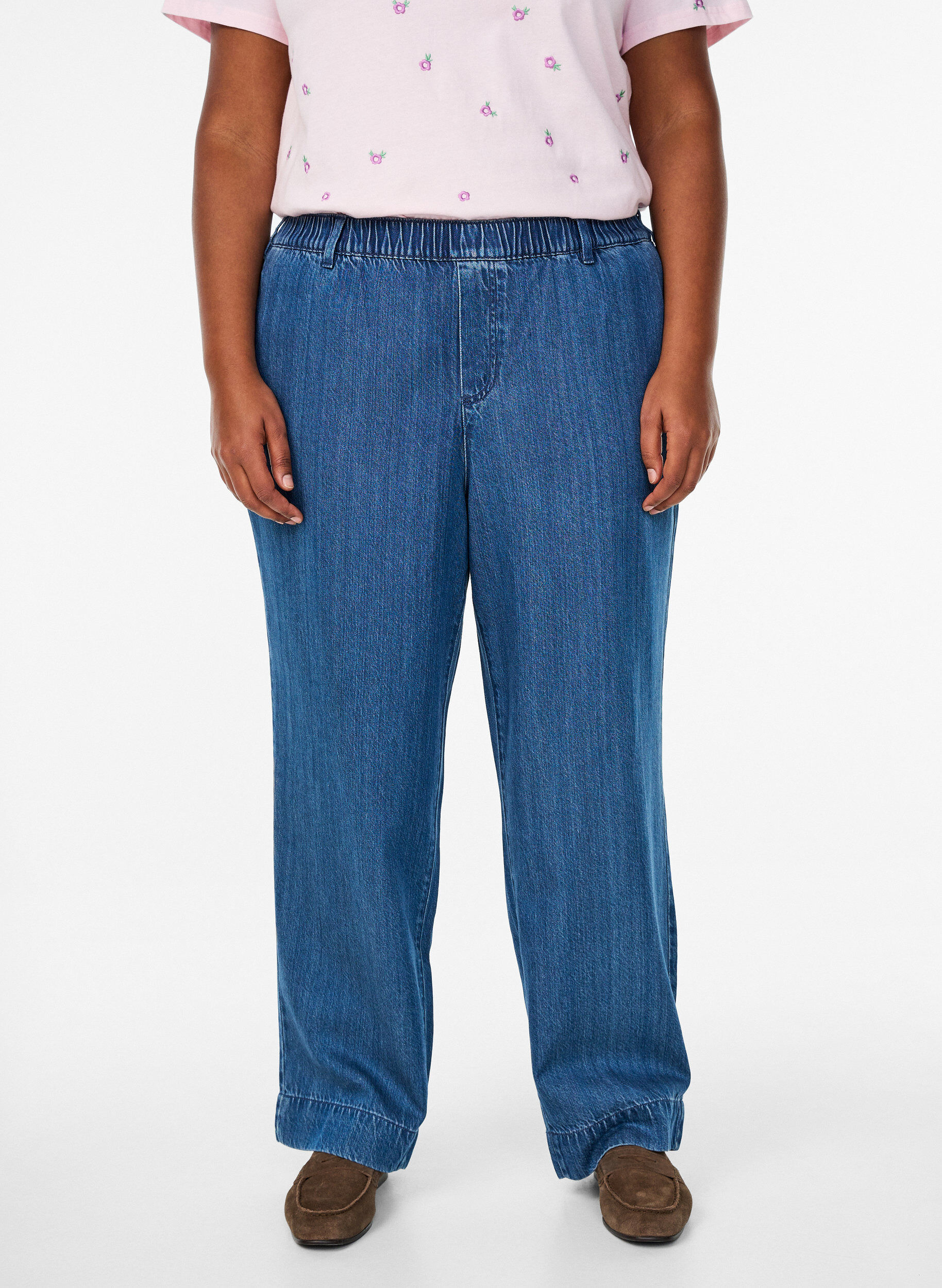 Zizzi Brede jeans met een elastische tailleband, Blauw, Model image number 2