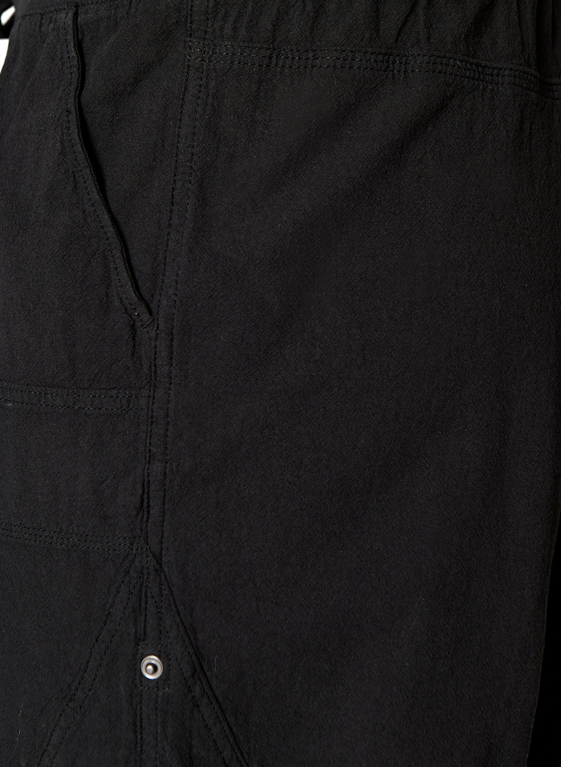 Zizzi Losse katoenen short met zakken, Zwart, Packshot image number 3