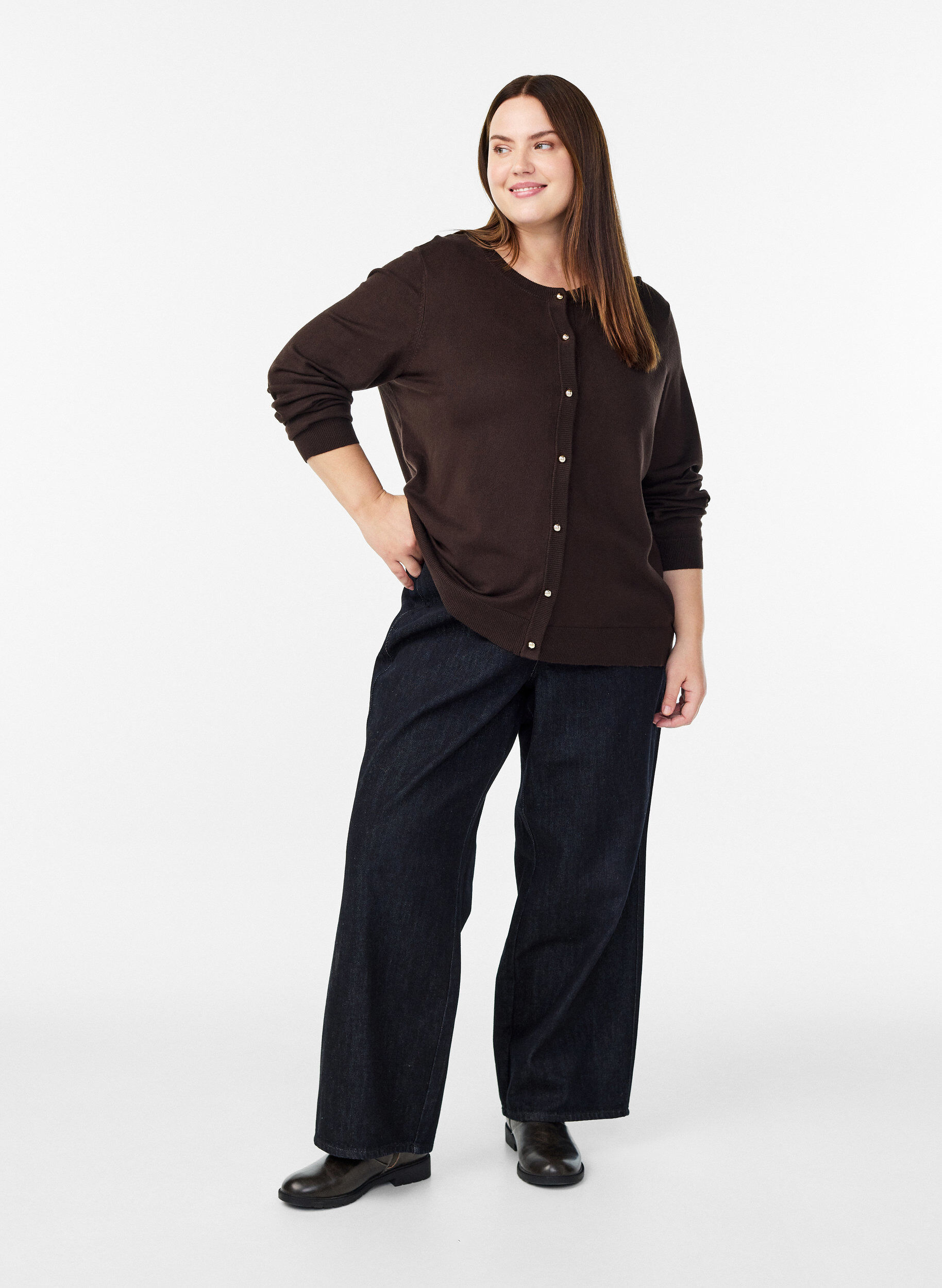 Zizzi Fijne cardigan met bal knopen, Bruin, Model image number 1