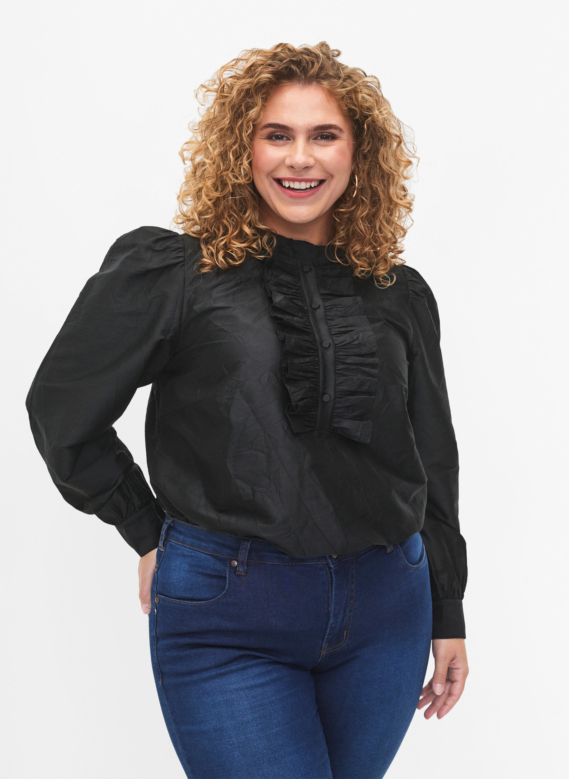 Zizzi Glanzende shirtblouse met ruches, Black, Model image number 0