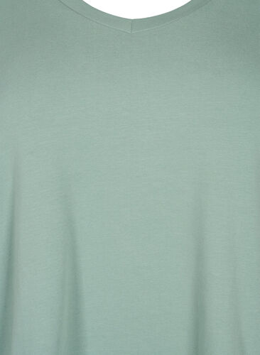 Basic t-shirt in effen kleur met katoen, Chinois Green, Packshot image number 2