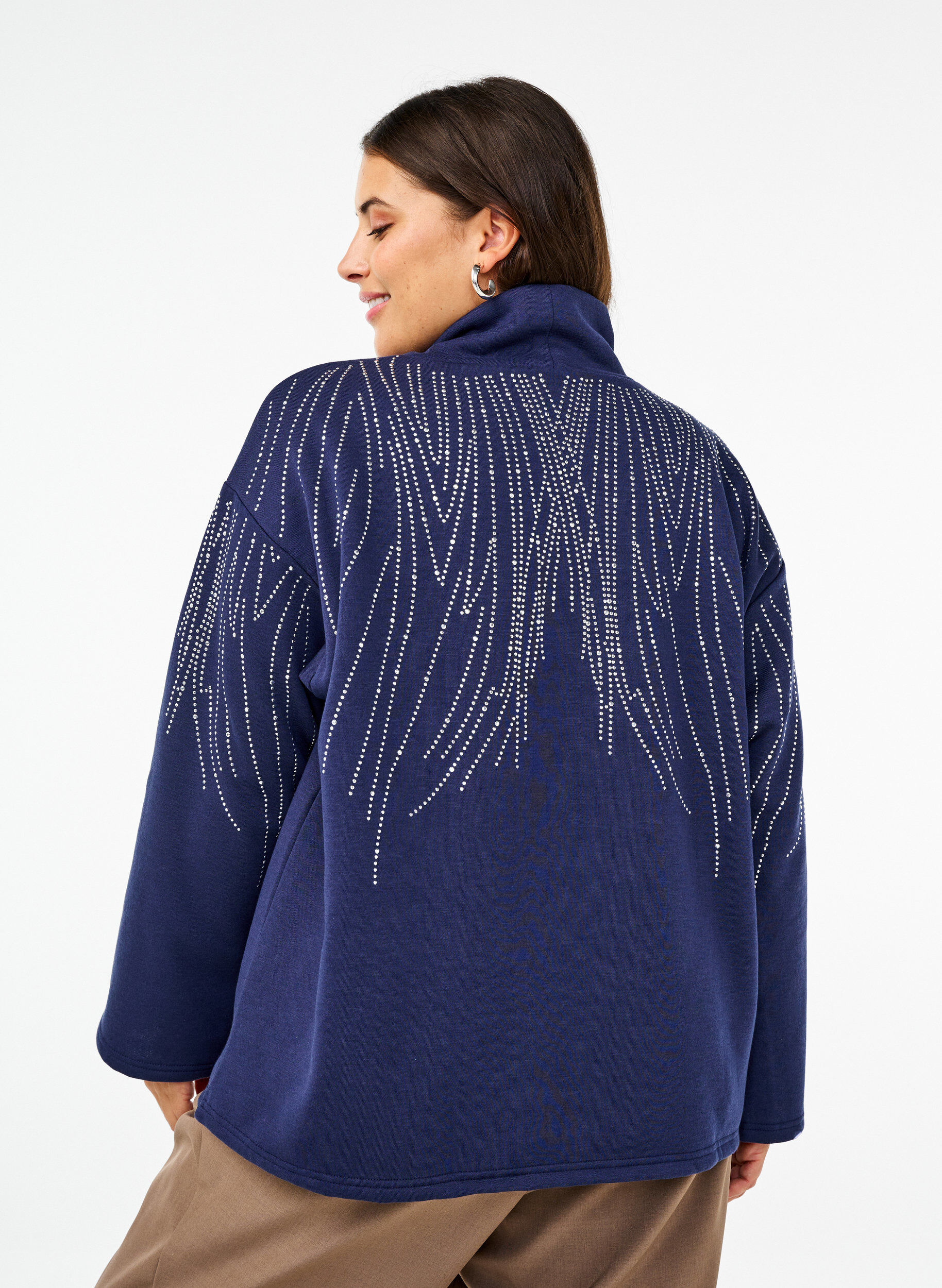 Zizzi Sweatshirt met een hoge hals en strass-steentjes, Naval Academy, Model image number 1