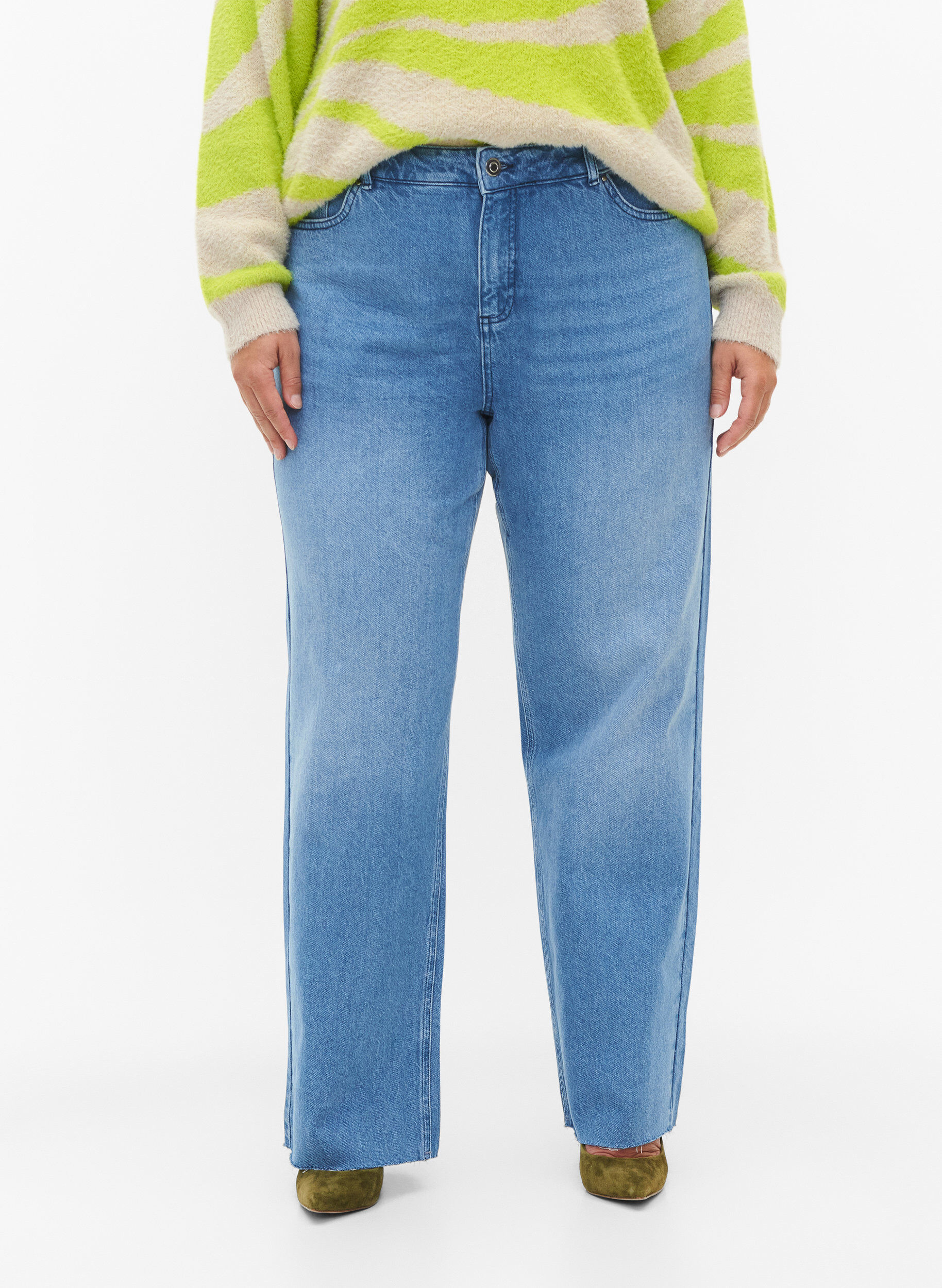 Zizzi Jeans met rechte pijp en rafels, Medium Blue, Model image number 2