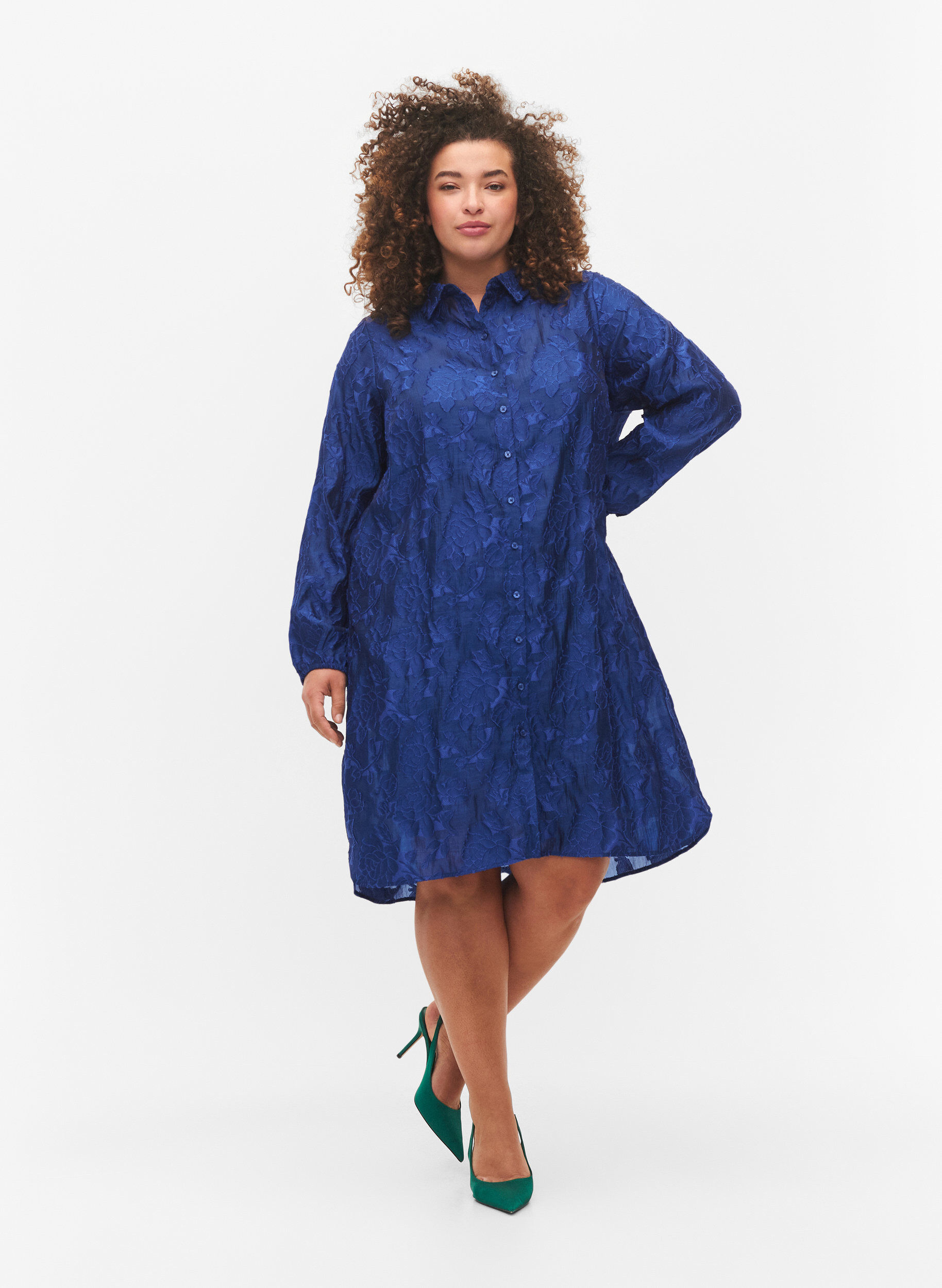 Zizzi Lange jacquard shirt, Mazarine Blue, Model image number 2