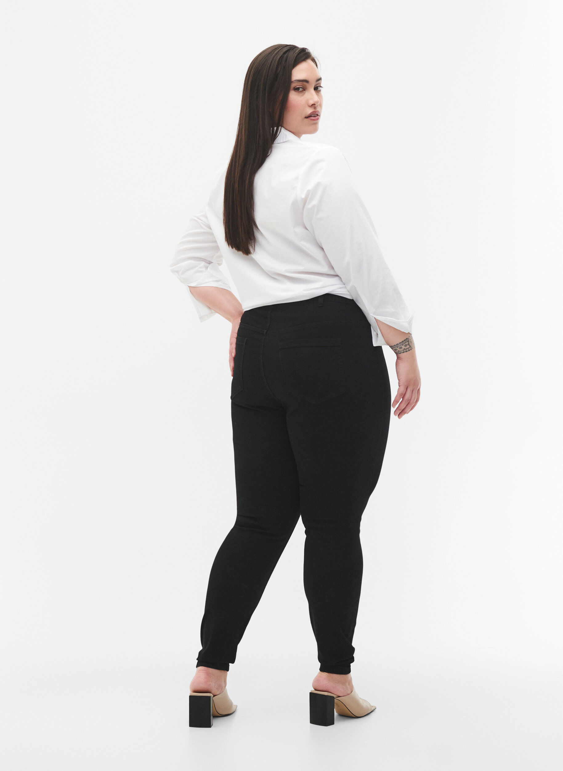 Zizzi Jeggings met achterzakken, Black, Model image number 1