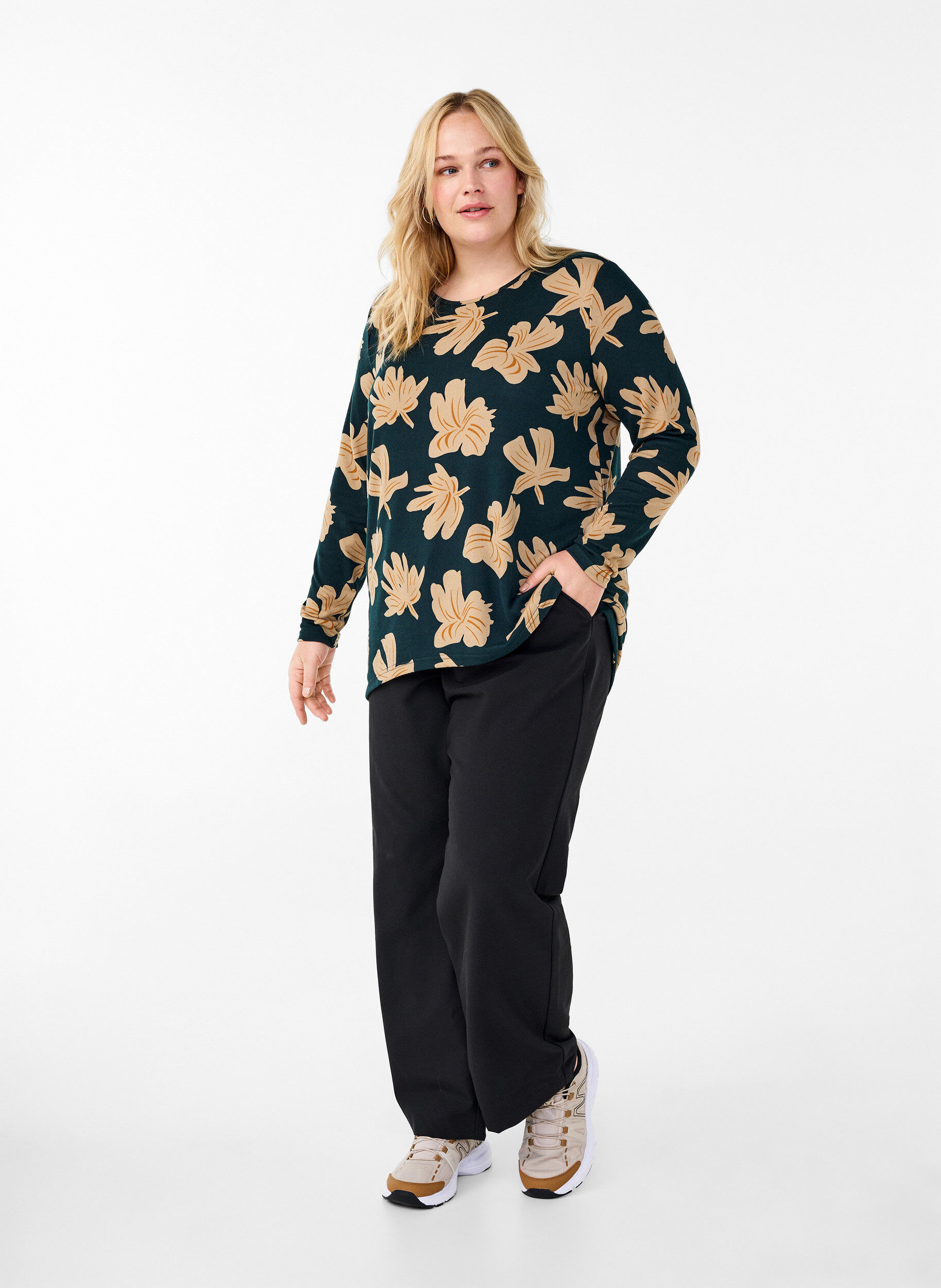 Zizzi Gebloemde blouse met lange mouwen, Groen, Model image number 1