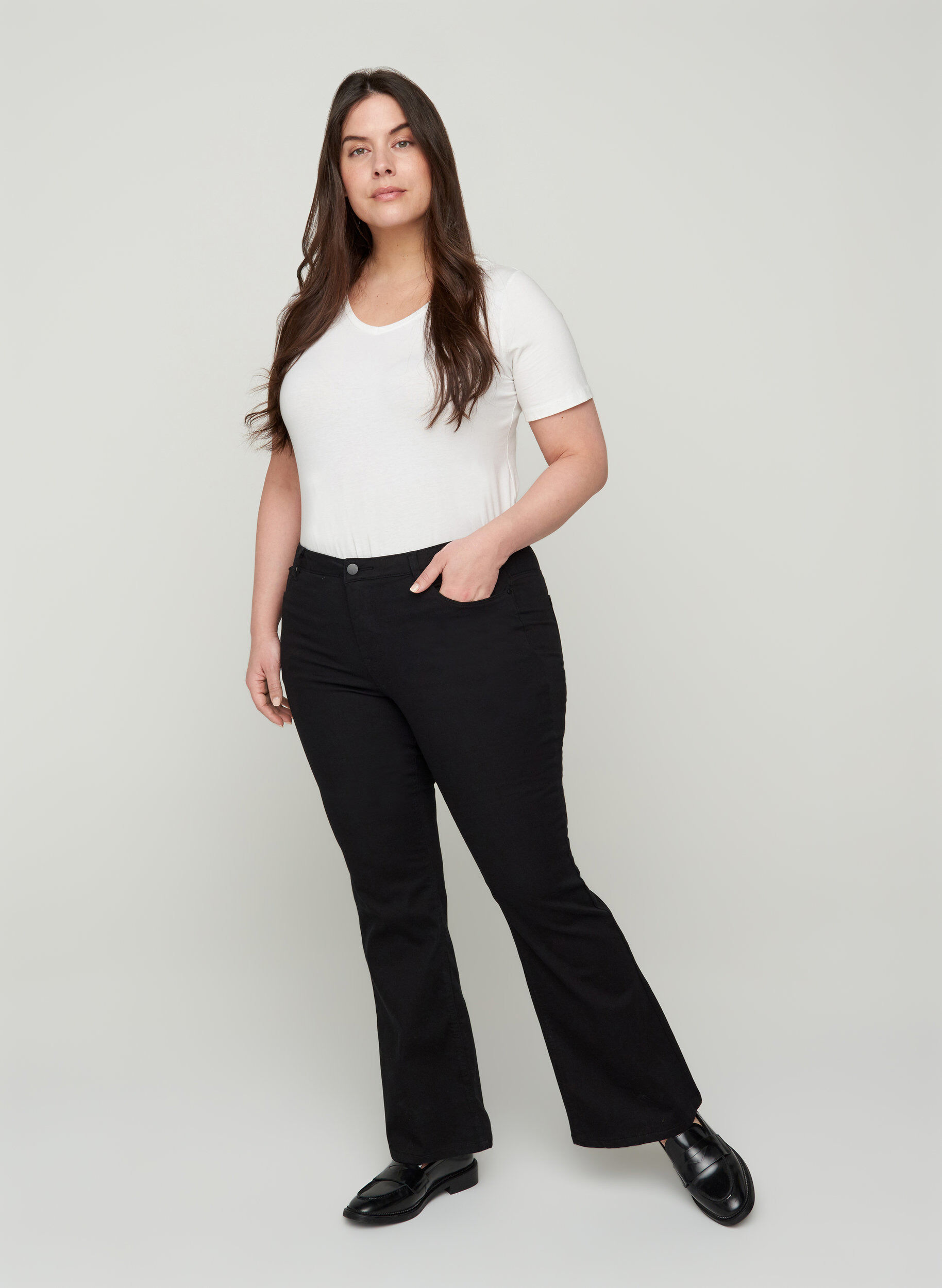 Zizzi Ellen bootcut jeans met hoge taille, Black, Model image number 0