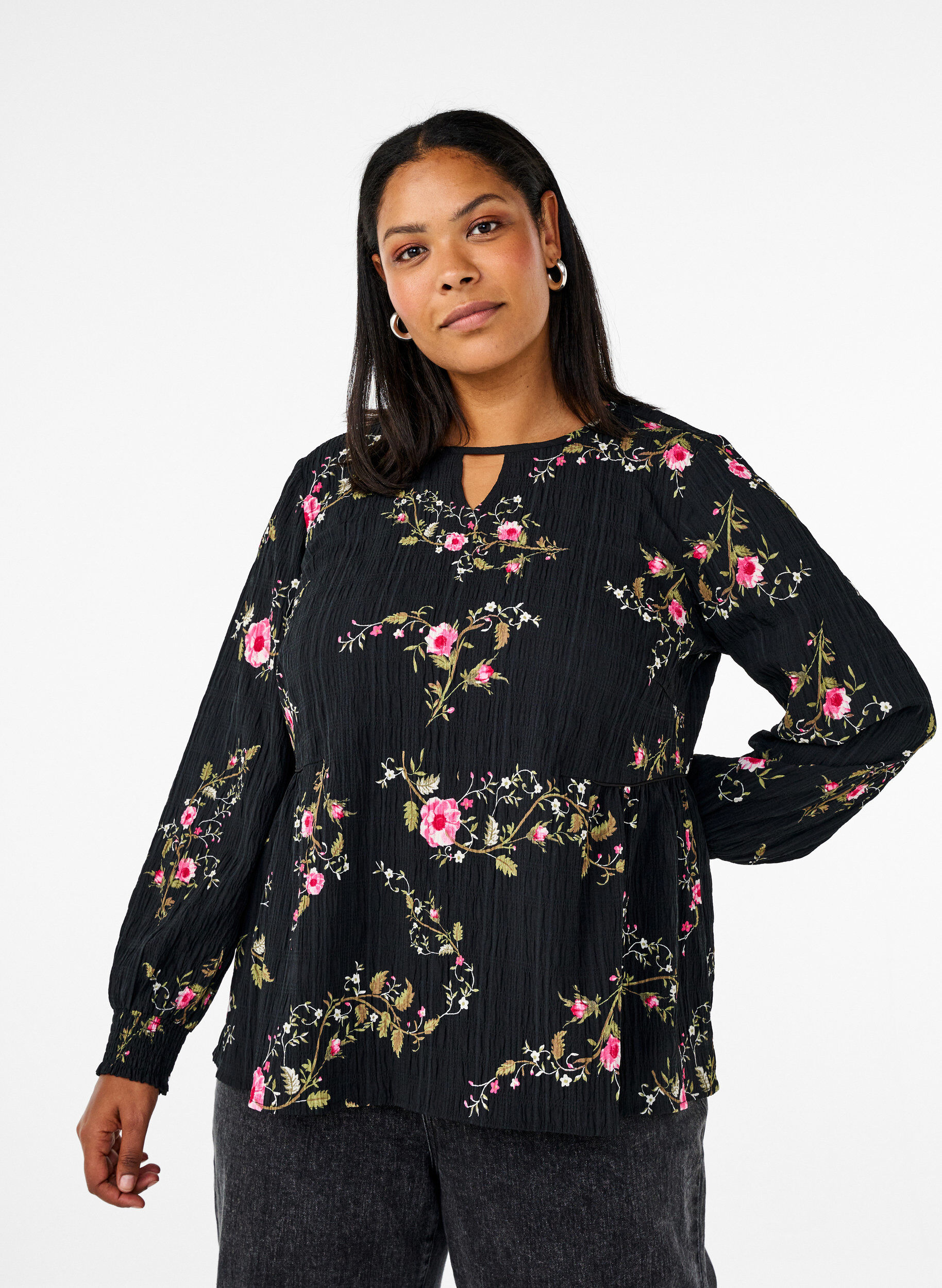 Zizzi Blouse met lange mouwen en bloemenprint, Zwart, Model image number 0