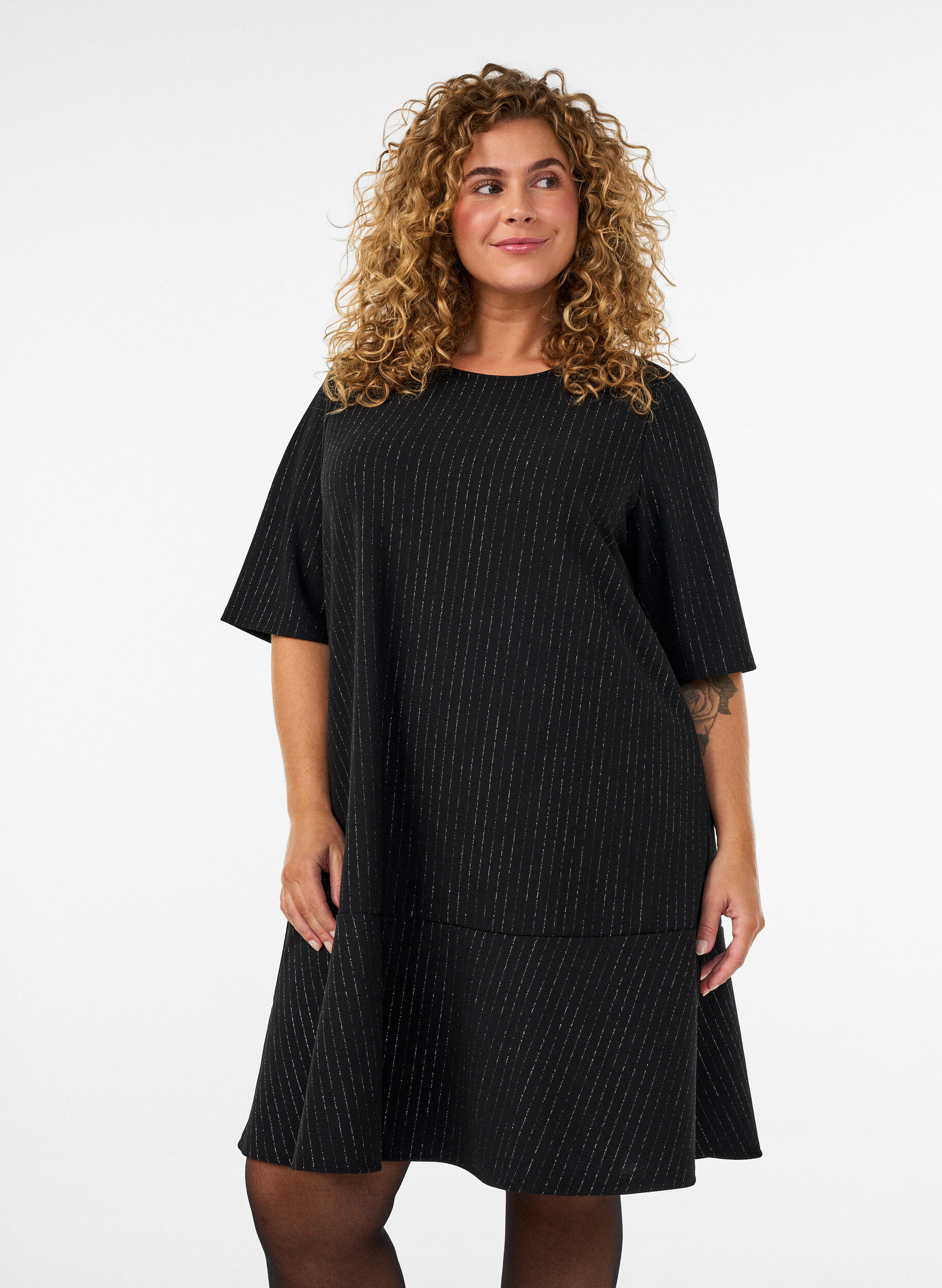 ZizziKorte A-lijnjurk met glitterstrepen, Zwart, Model image number 0