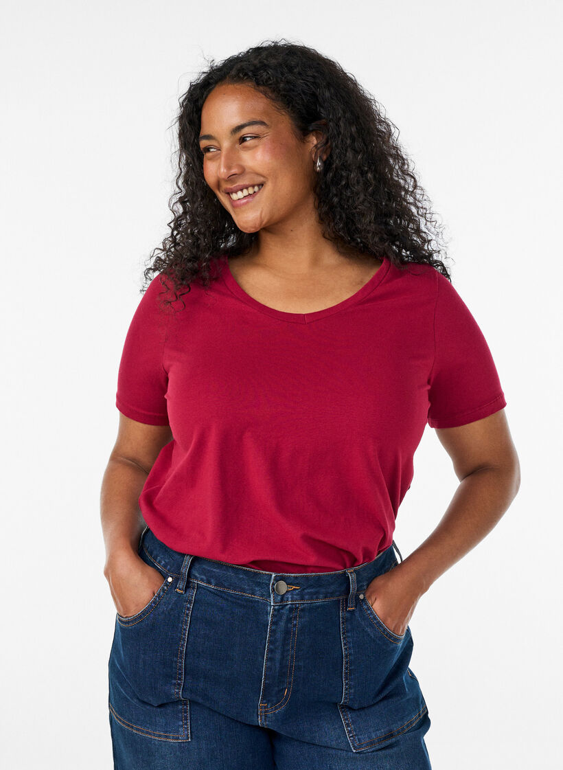 Basic t-shirt in effen kleur met katoen, Rood, Model image number 0