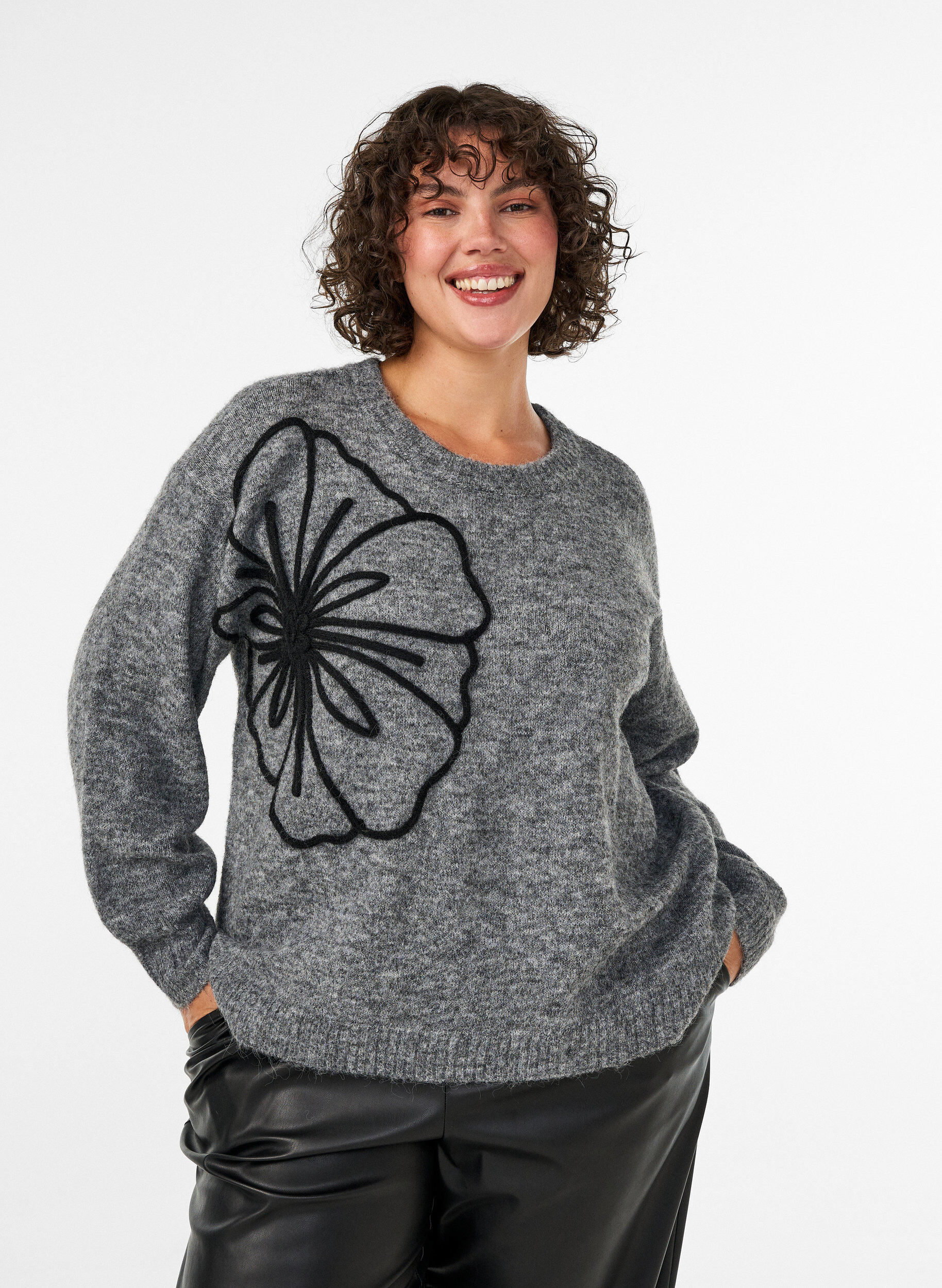 ZizziJumper met bloemenapplicatie, Grijs, Model image number 0
