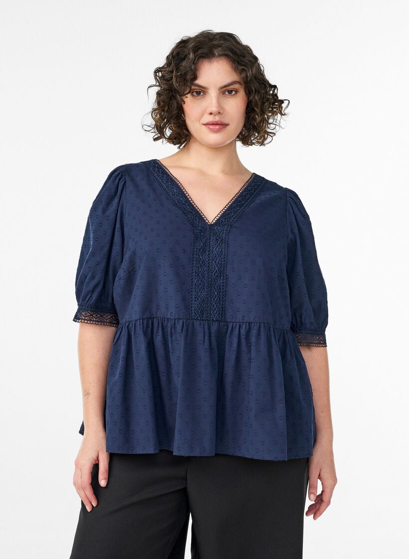 Blouse van gestructureerd katoen met crochet details, Blauw, Model image number 0