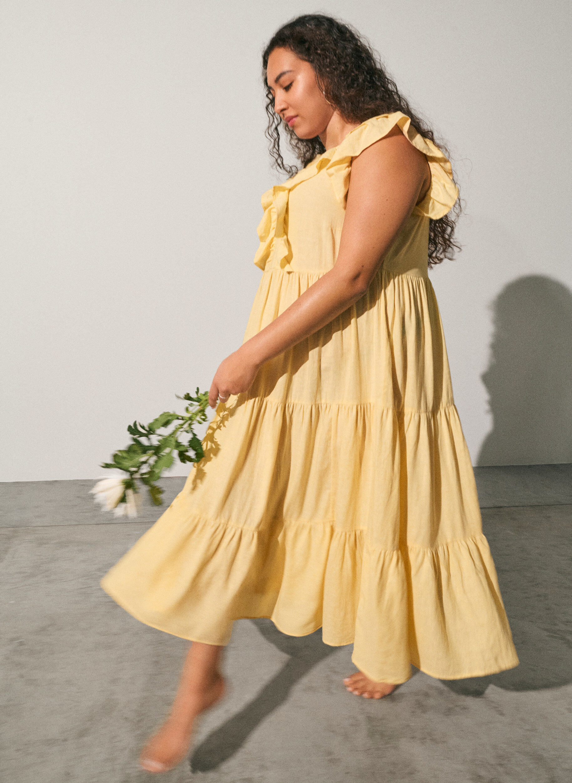 Mouwloze midi jurk in linnen en viscose met ruches