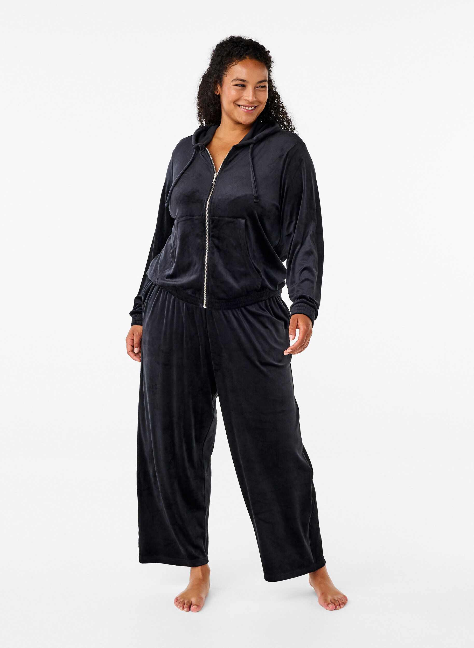 Zizzi Losse velourse broek, Black, Model image number 0