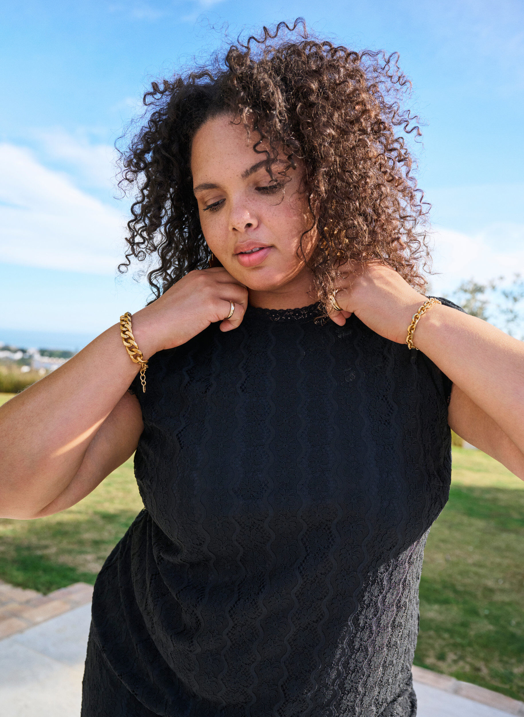 Zizzi Kanten top met ruchesdetails, Zwart, Image image number 0