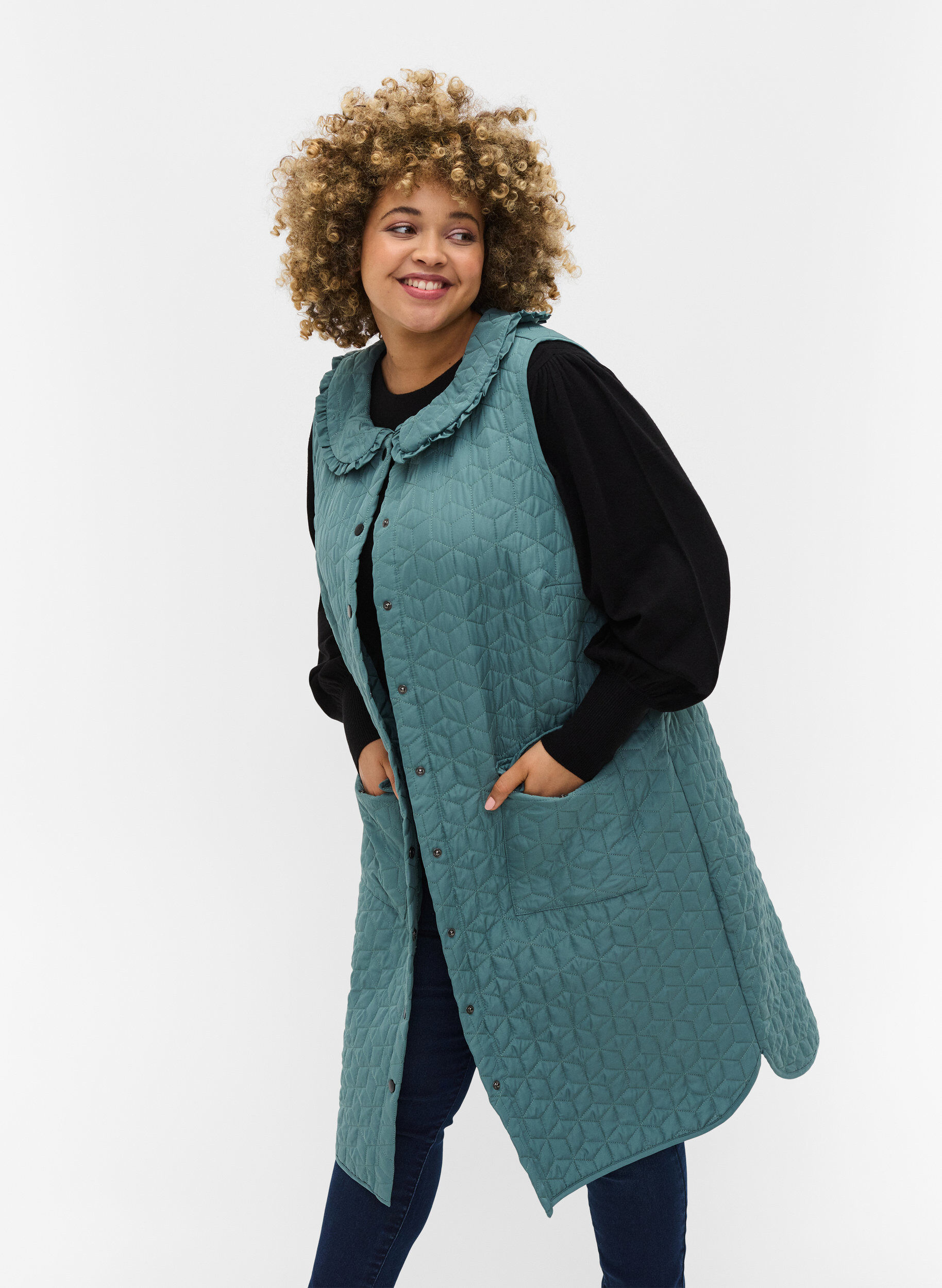 Zizzi Lang gewatteerd vest met kraag en ruches, Sagebrush Green, Model image number 0