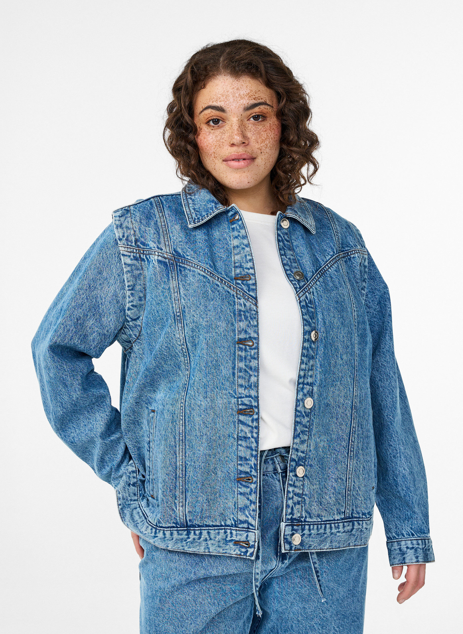 Zizzi Denimjack met afneembare mouwen, Blauw, Model image number 0