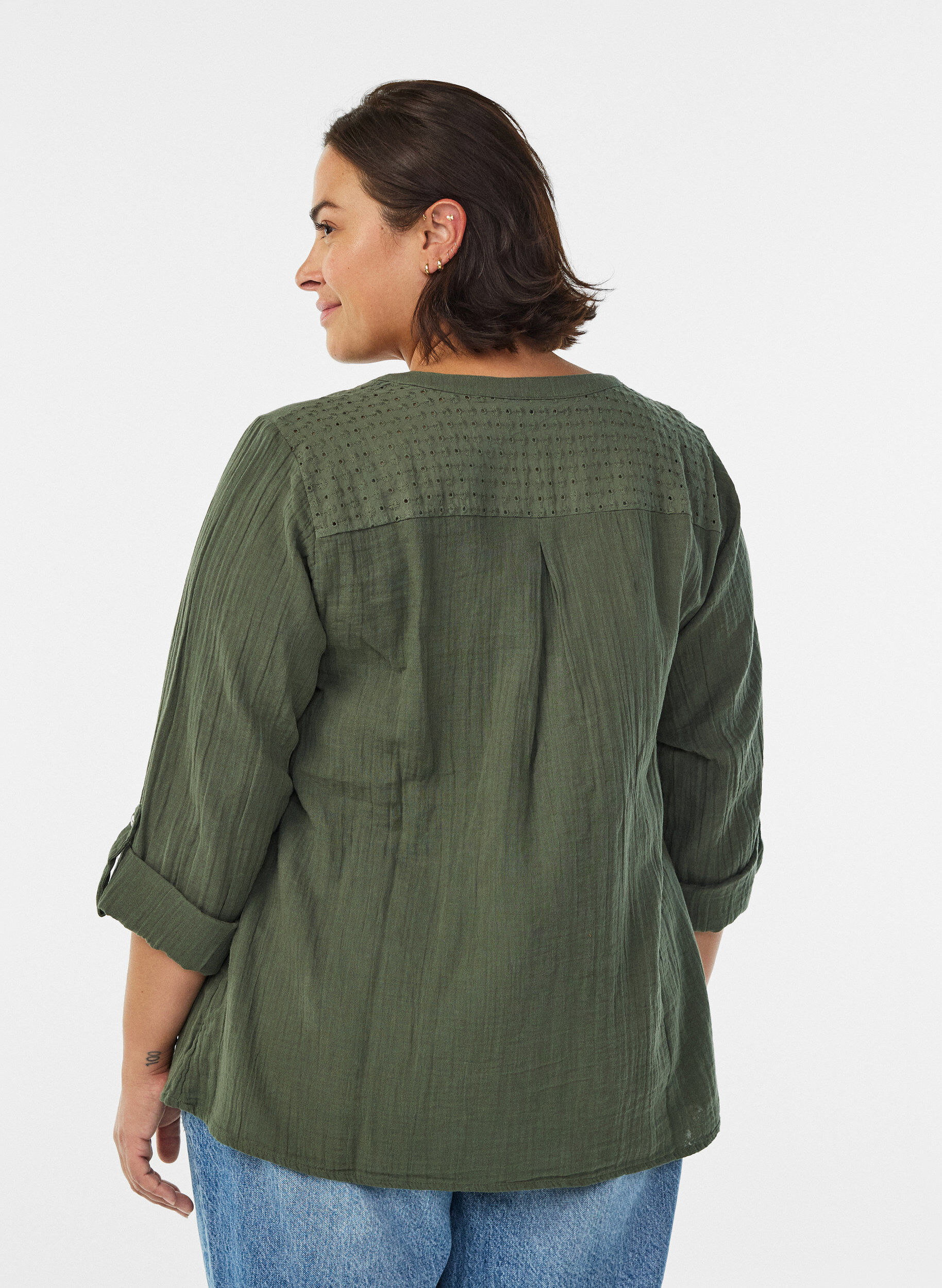 Zizzi Blouse in katoenen mousseline met broderie anglaise, Groen, Model image number 2