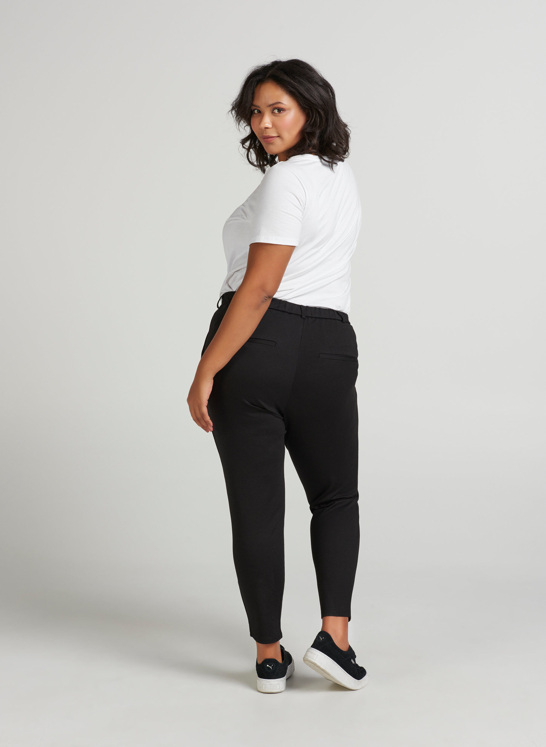 Zizzi Cropped Madison broek, Black, Model image number 1