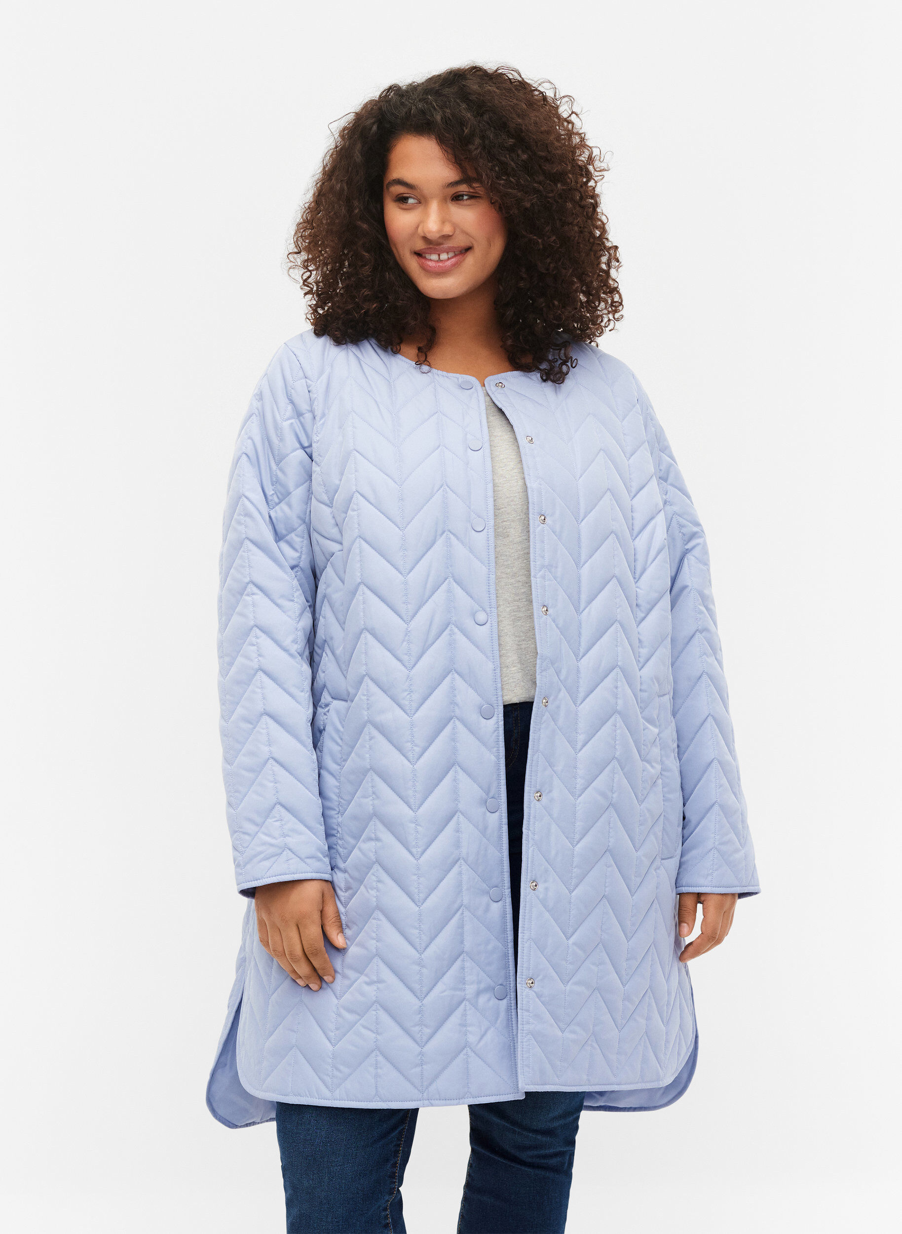 Zizzi Gewatteerd jasje met knopen, Eventide, Model image number 0