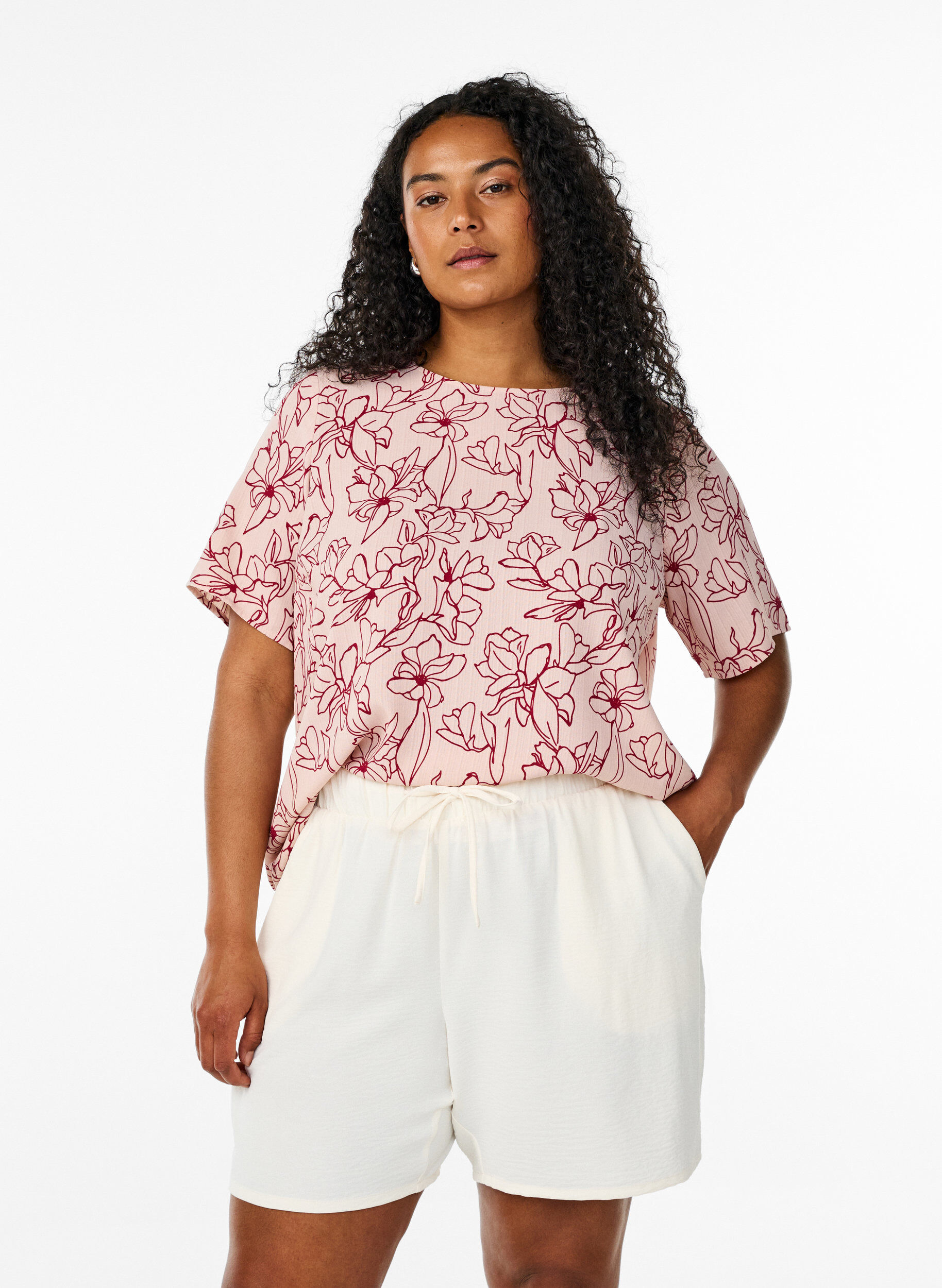 Korte broek met zakken en elastische tailleband, Vanille, Model
