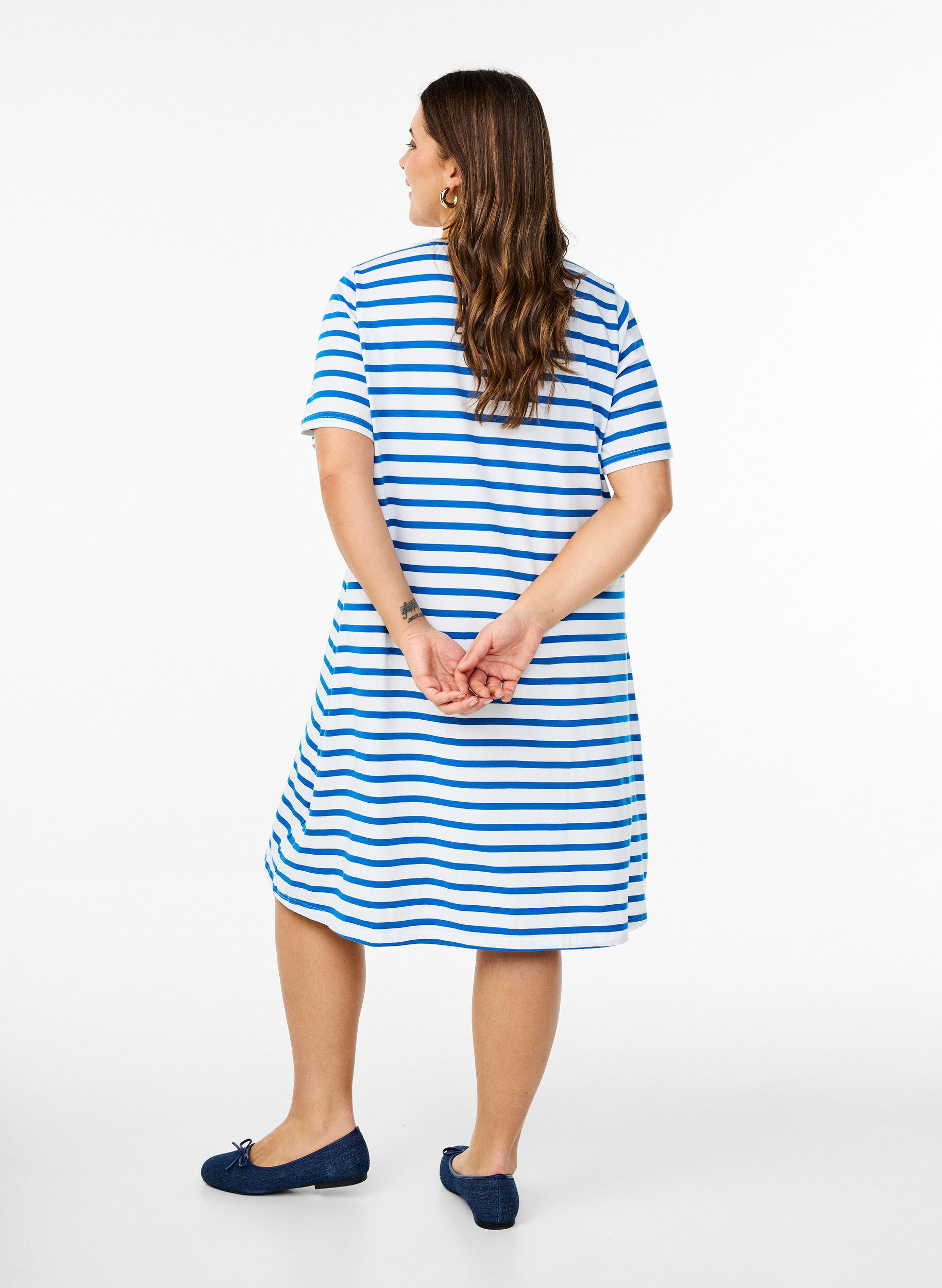 Zizzi Gestreepte jersey jurk met korte mouwen, Blauw, Model image number 1