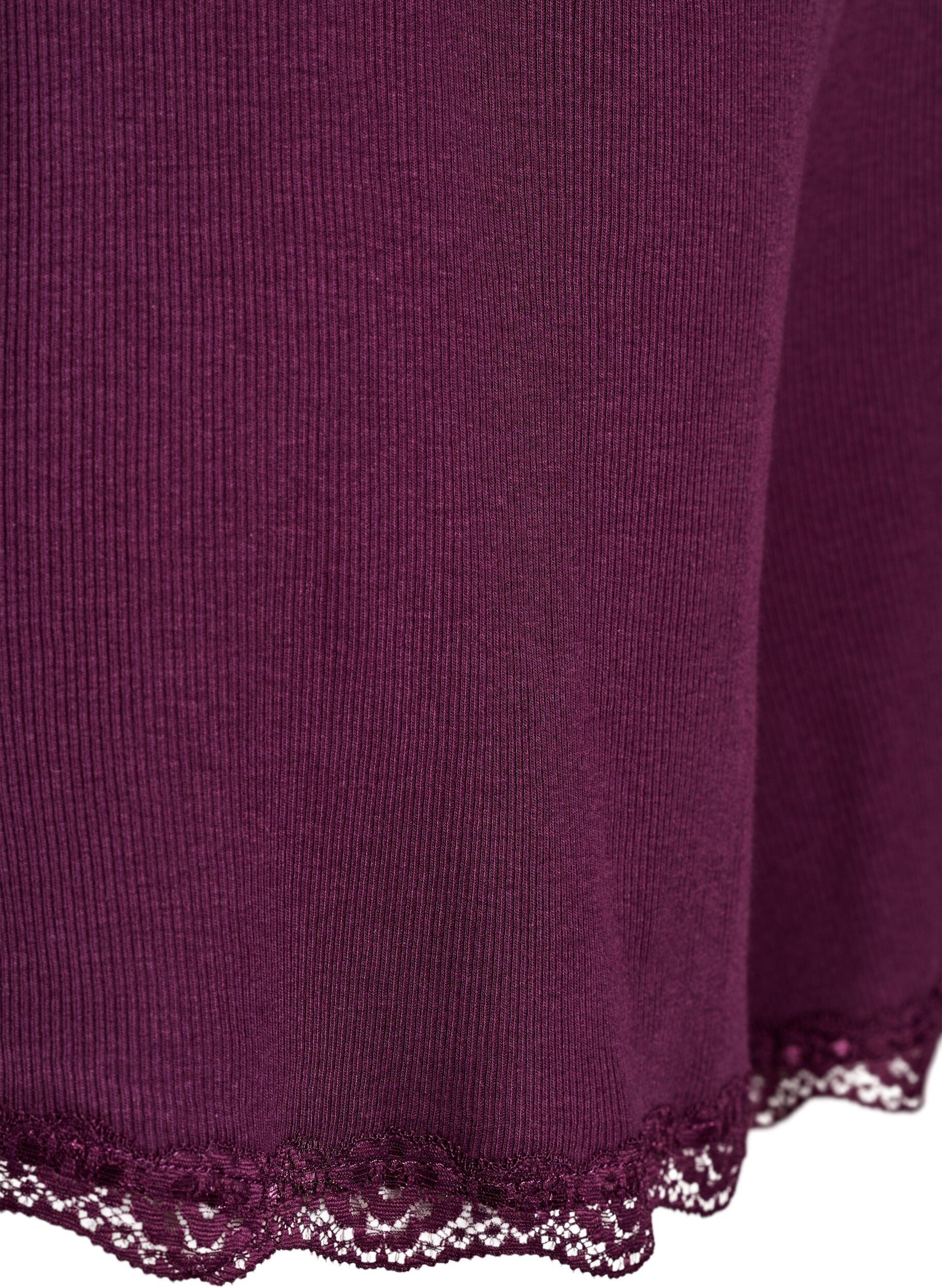 Zizzi Lichte nachtshorts met ribde structuur en kanten afwerking, Donker Bordeaux, Packshot image number 3