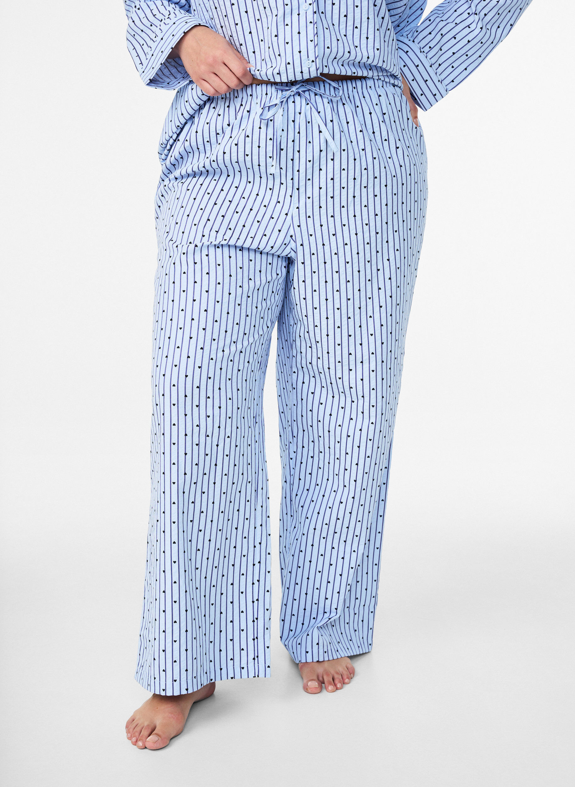 Zizzi Losse seersucker-pyjamabroek met hoge taille, Blauw, Model image number 2