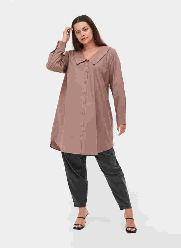Lange, katoenen blouse met grote kraag, Deep Taupe, Model image number 2