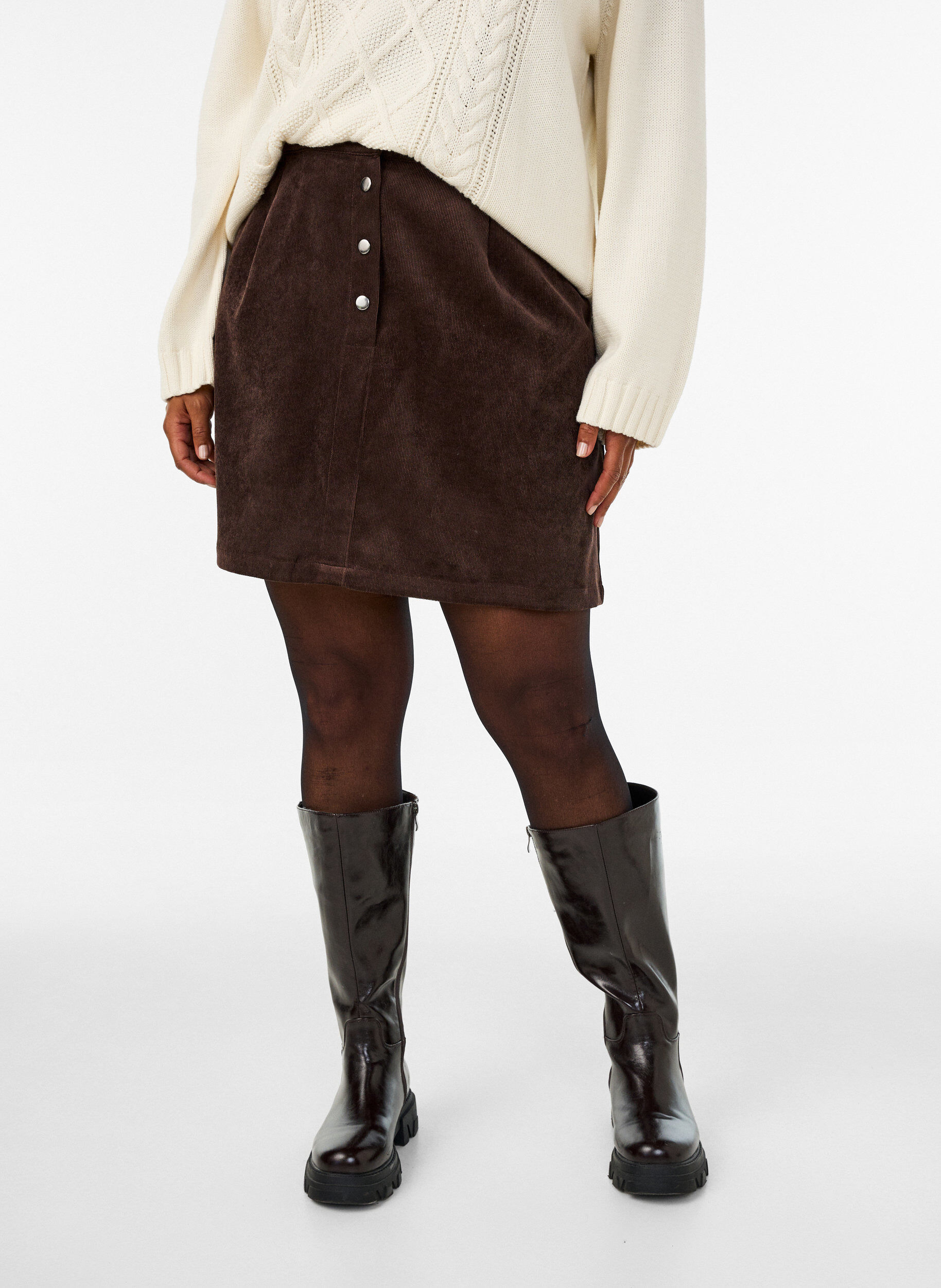 Korte corduroy rok met drukknopen, Bruin, Model