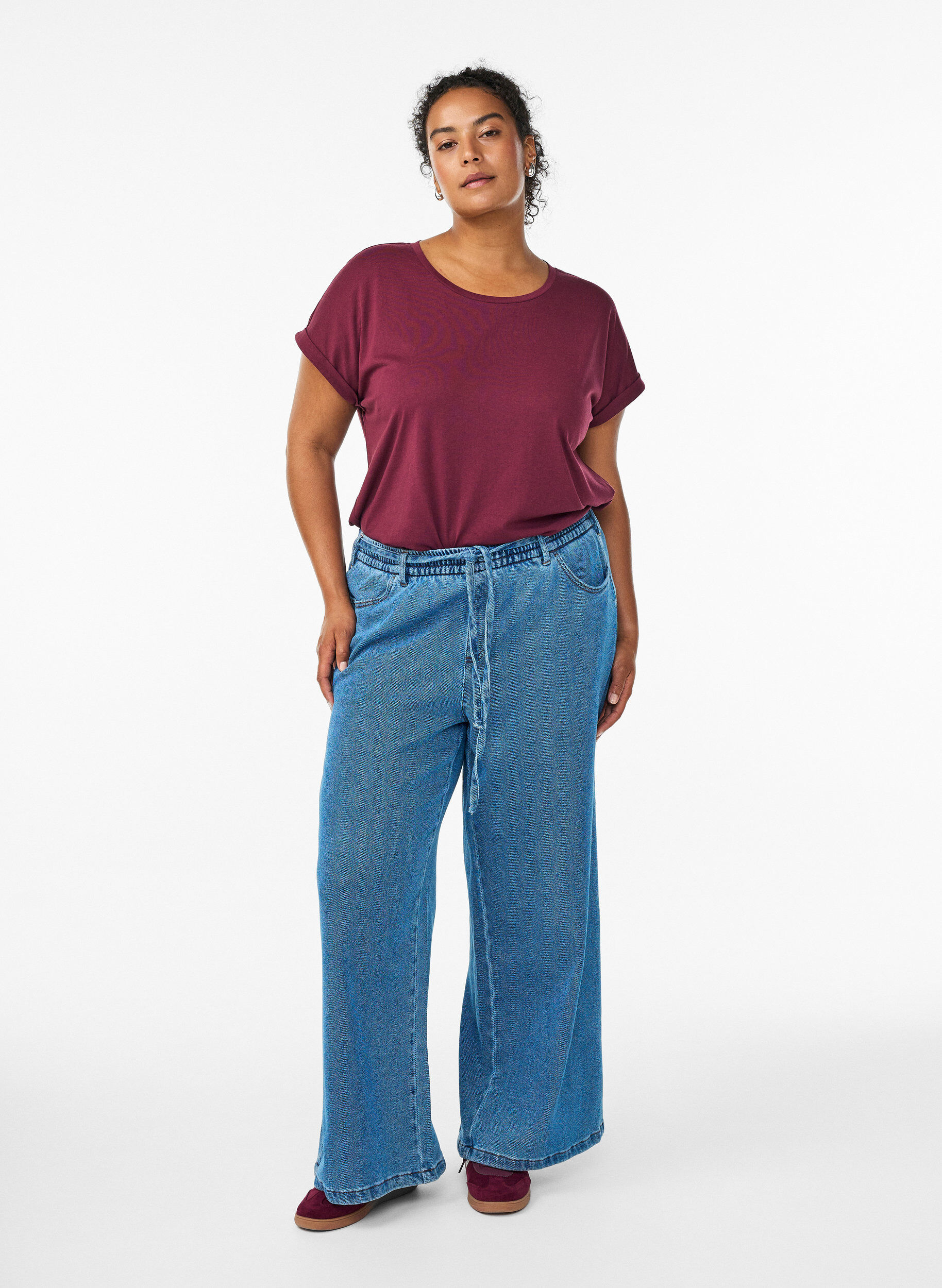 Zizzi T-shirt met korte mouwen in een katoenmix, Donker Bordeaux, Model image number 1