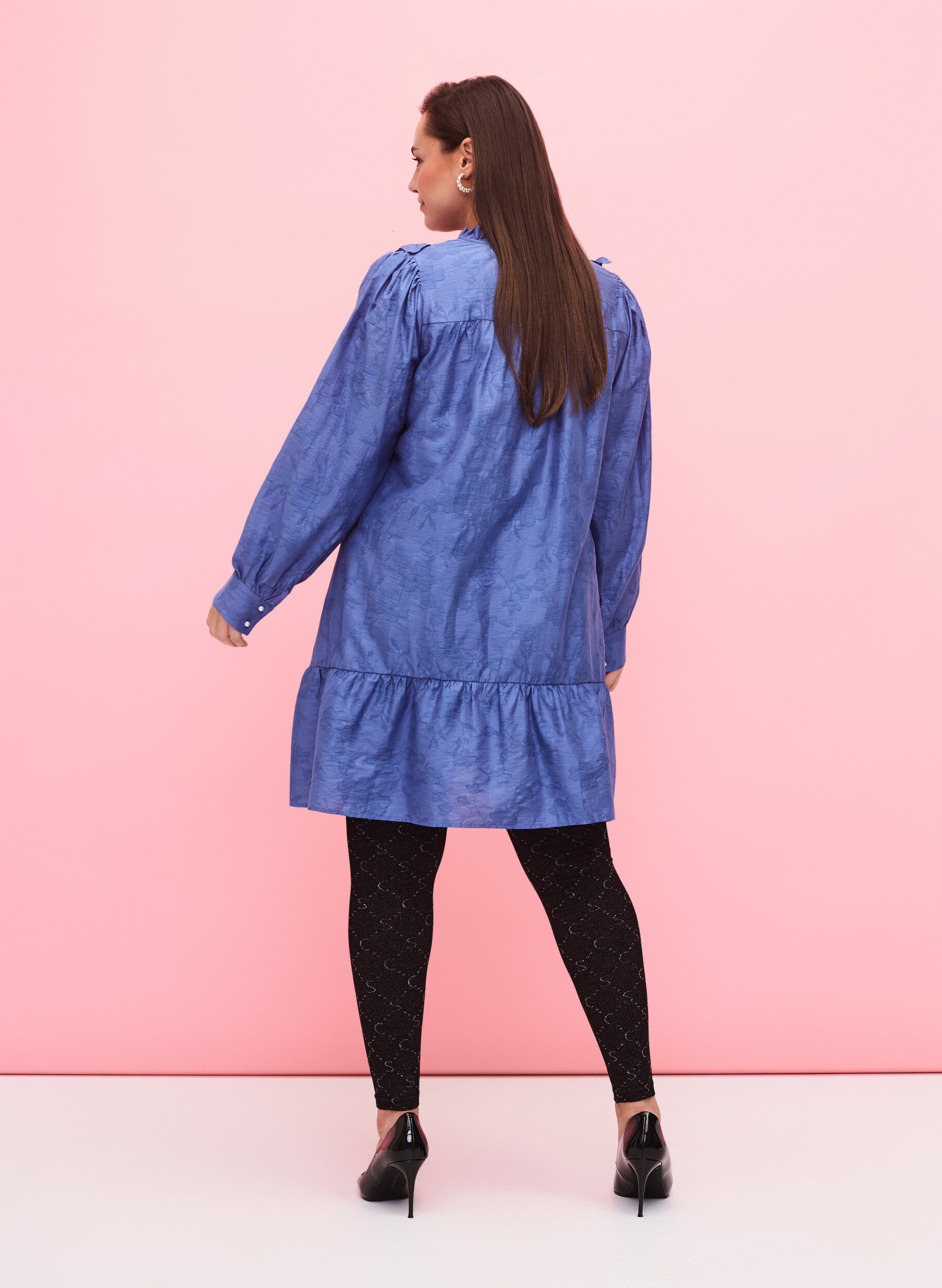 Zizzi Naadloze legging met zilverkleurig patroon, Black, Model image number 1