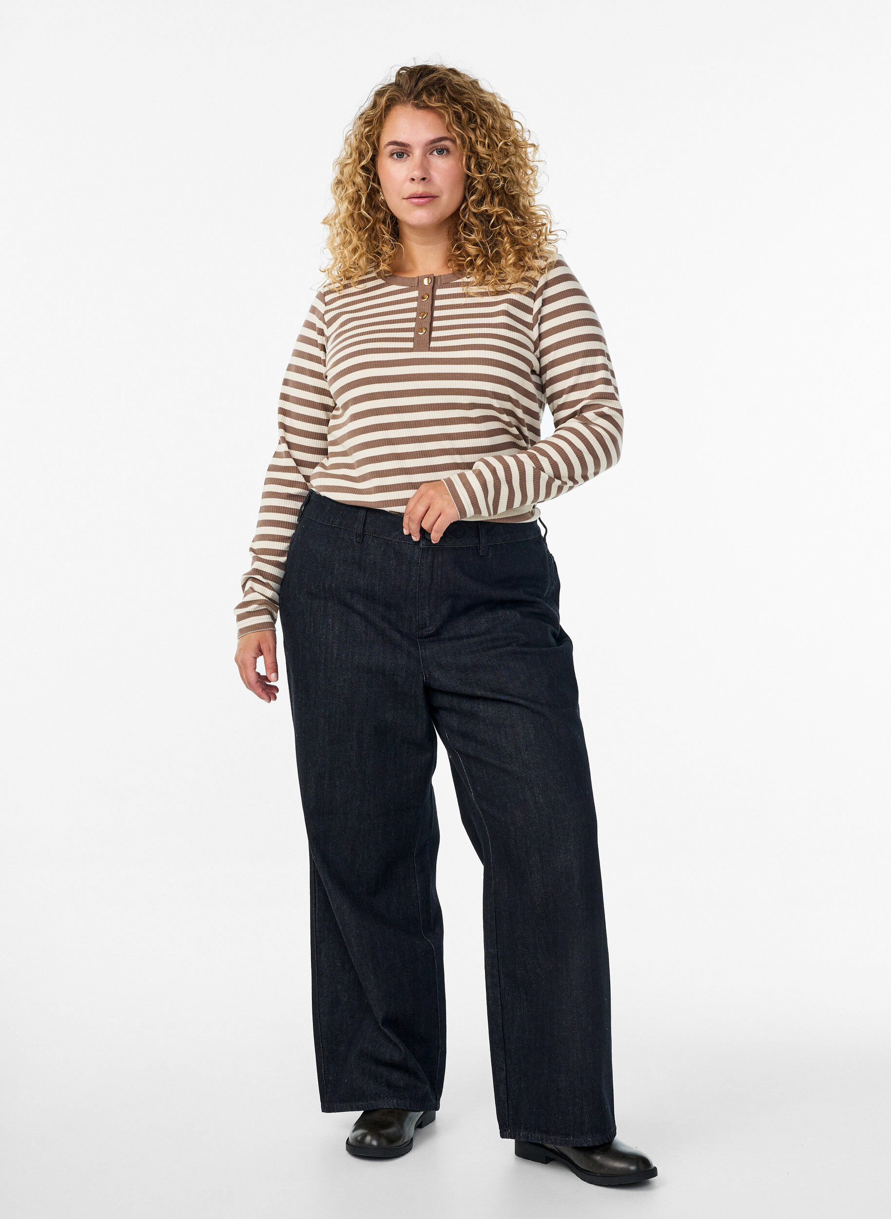 Zizzi Gestreepte jersey blouse met een geribde textuur, Vanille, Model image number 1