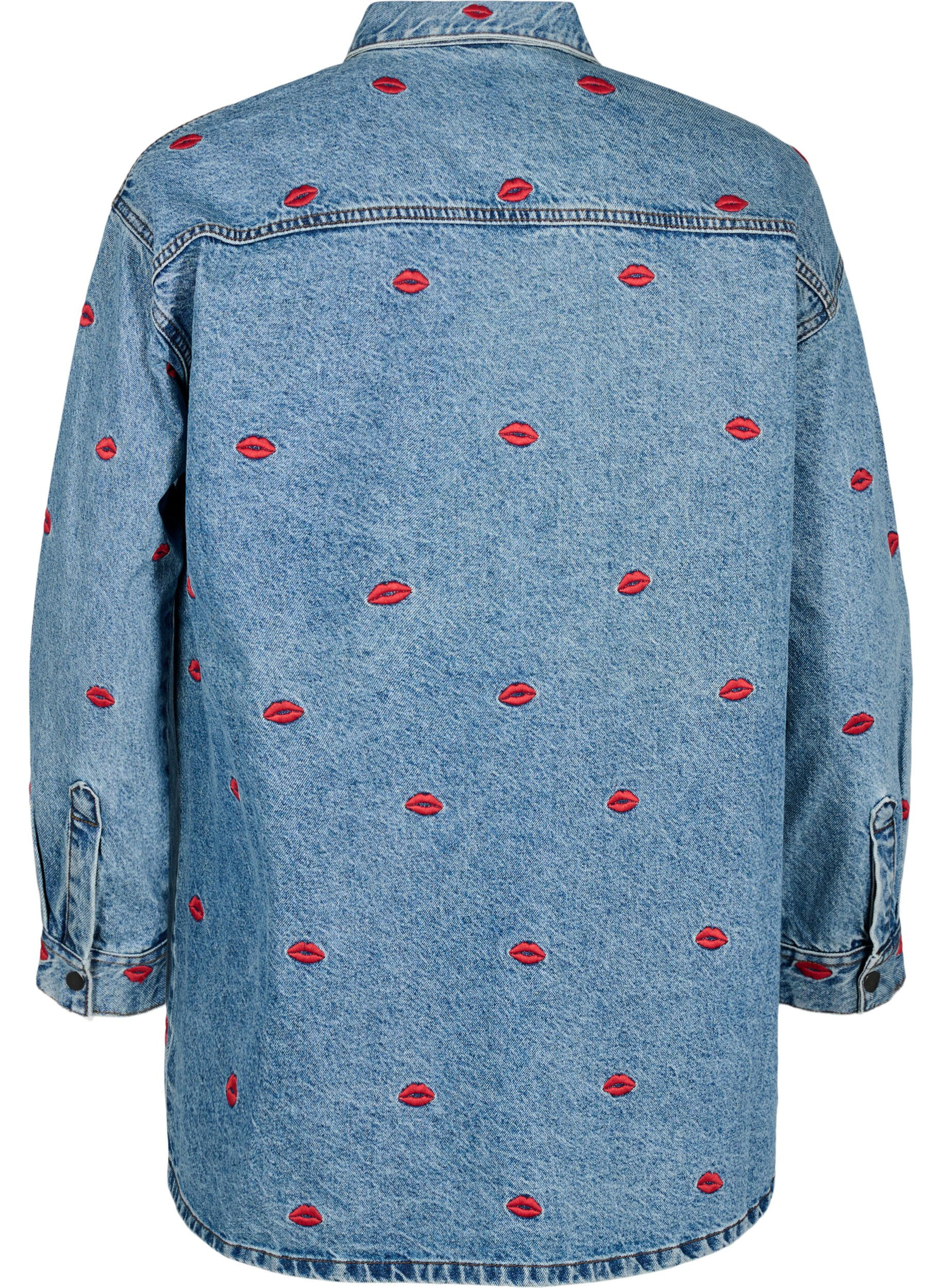 Zizzi Losse denim shirt met geborduurde lippen, Light Blue Kiss, Packshot image number 1