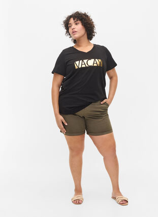 Katoenen t-shirt met v-hals, Black VACAY , Model image number 2