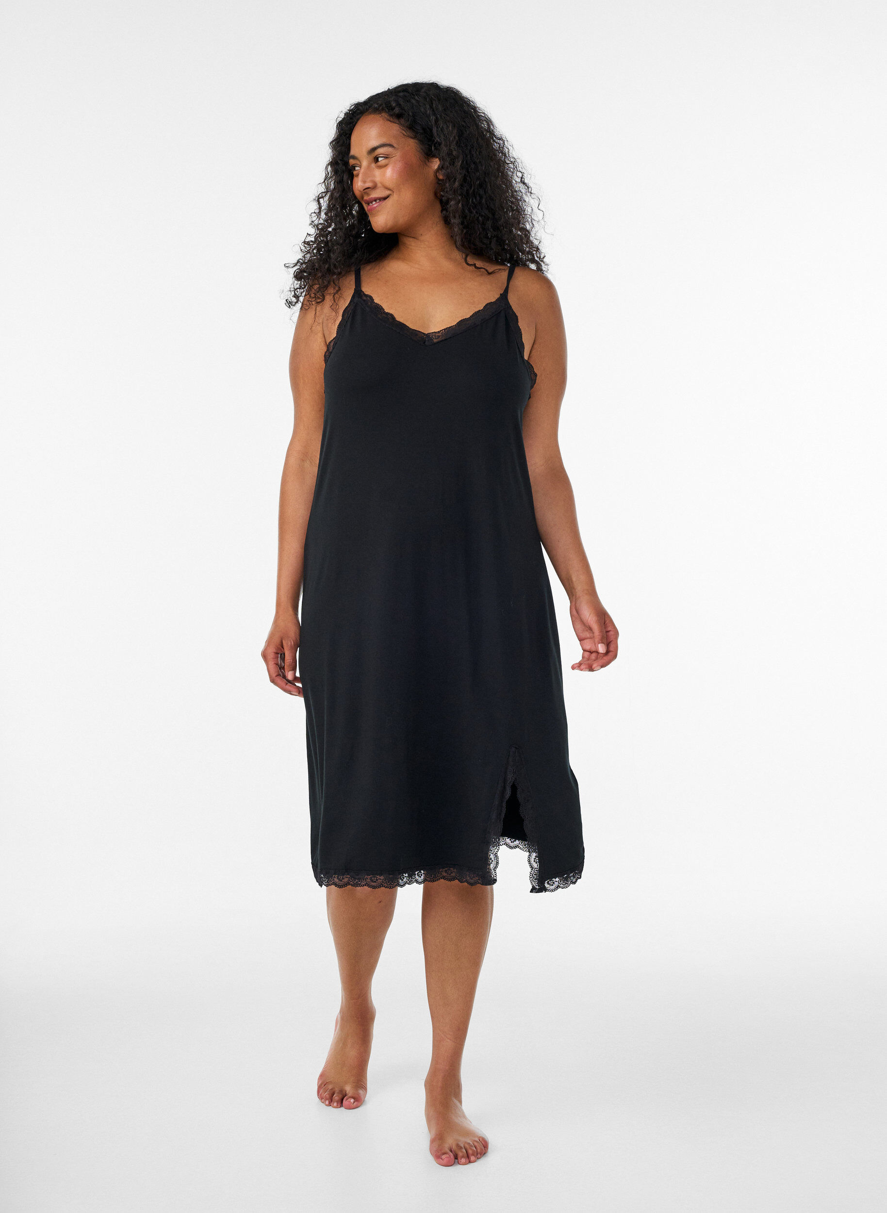 ZizziViscose nachthemd met kant en splitten, Zwart, Model image number 0