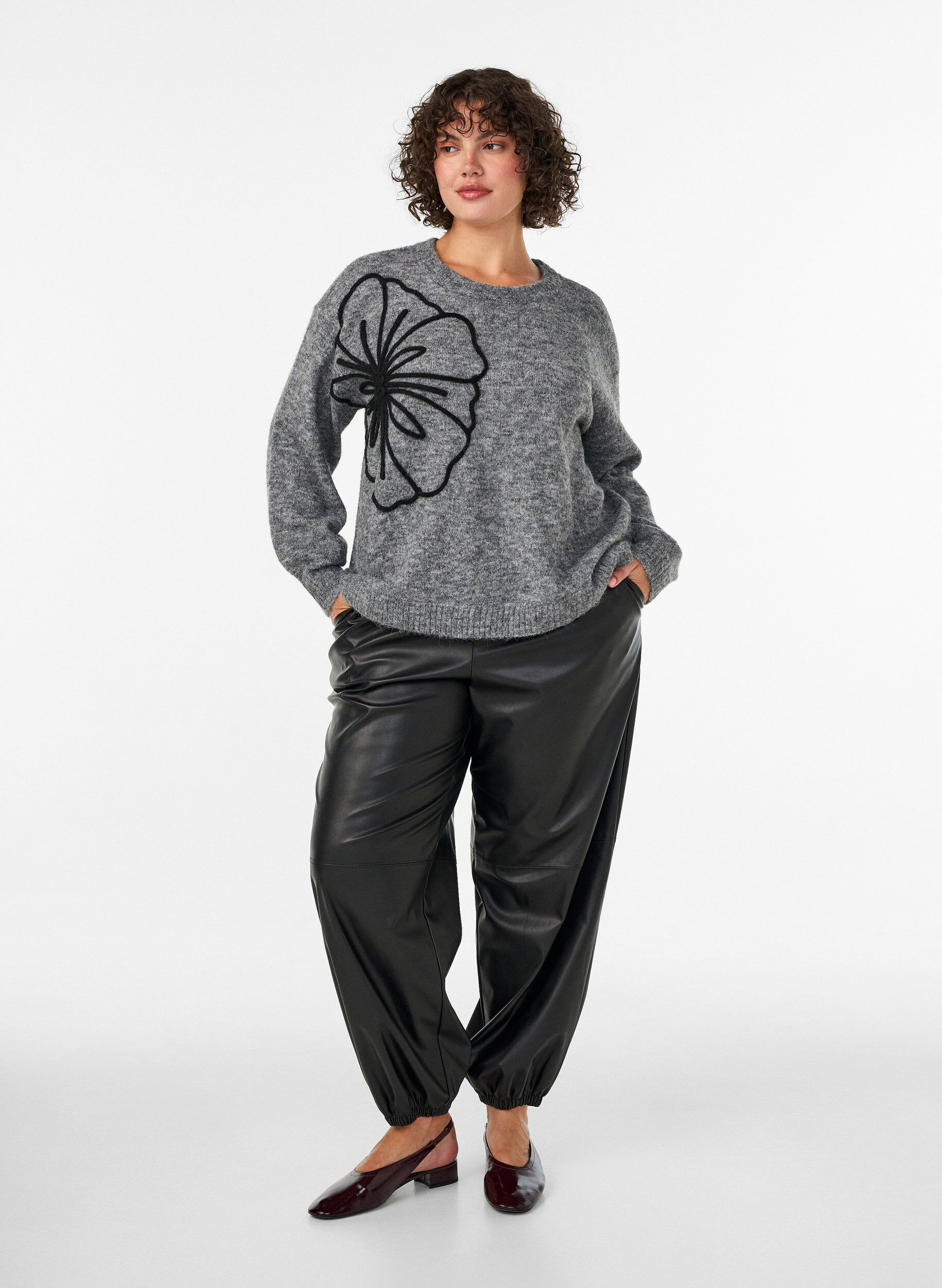 ZizziJumper met bloemenapplicatie, Grijs, Model image number 1