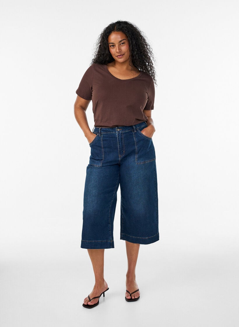 Basic t-shirt in effen kleur met katoen, Bruin, Model image number 1