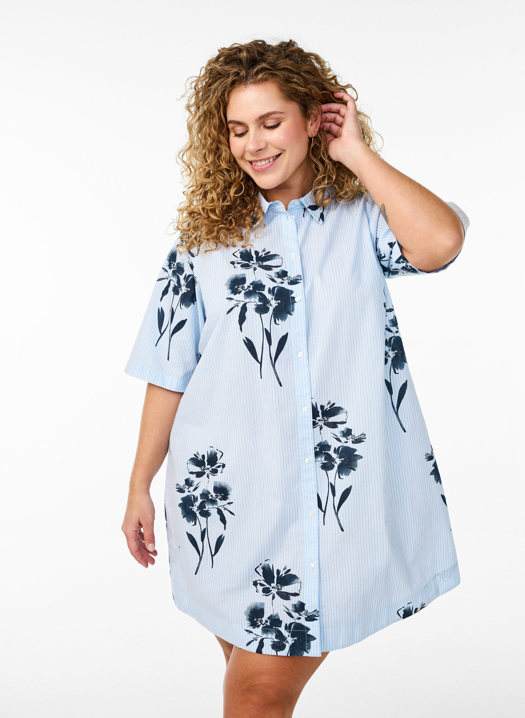 Lang shirt met strepen en bloemenprint, Blauw, Model
