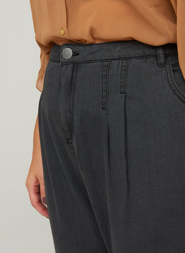 Baggy fit jeans met hoge taille, Black washed down, Model image number 1