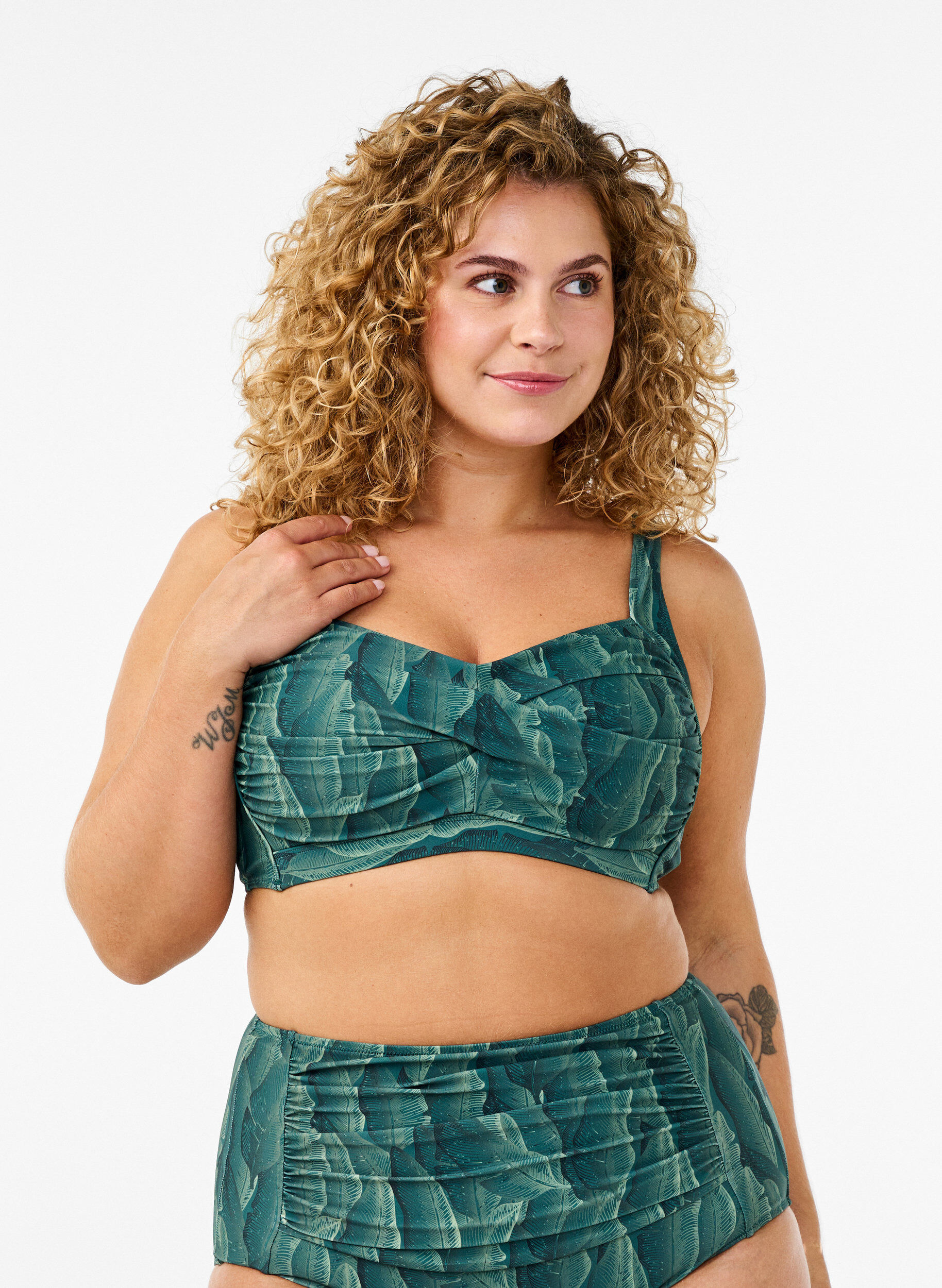 Zizzi Gewatteerde bikinitop met print, Groen, Model image number 0