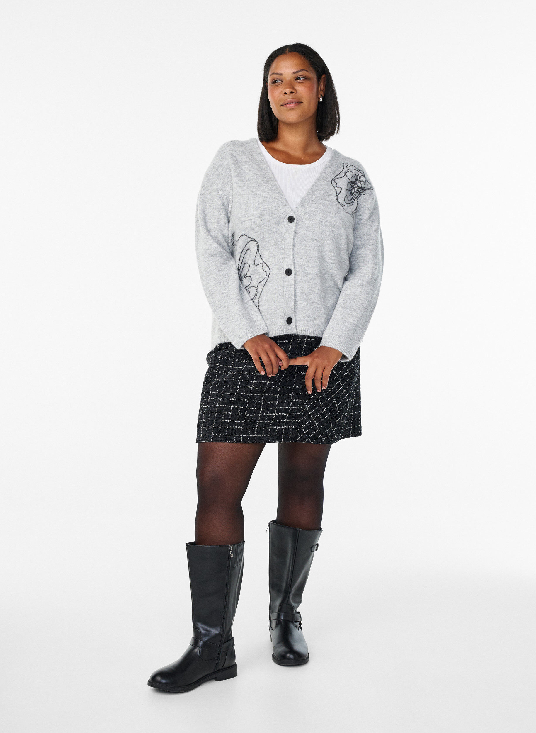 Zizzi Cardigan met V-hals en geborduurde bloemen, Grijs, Model image number 1