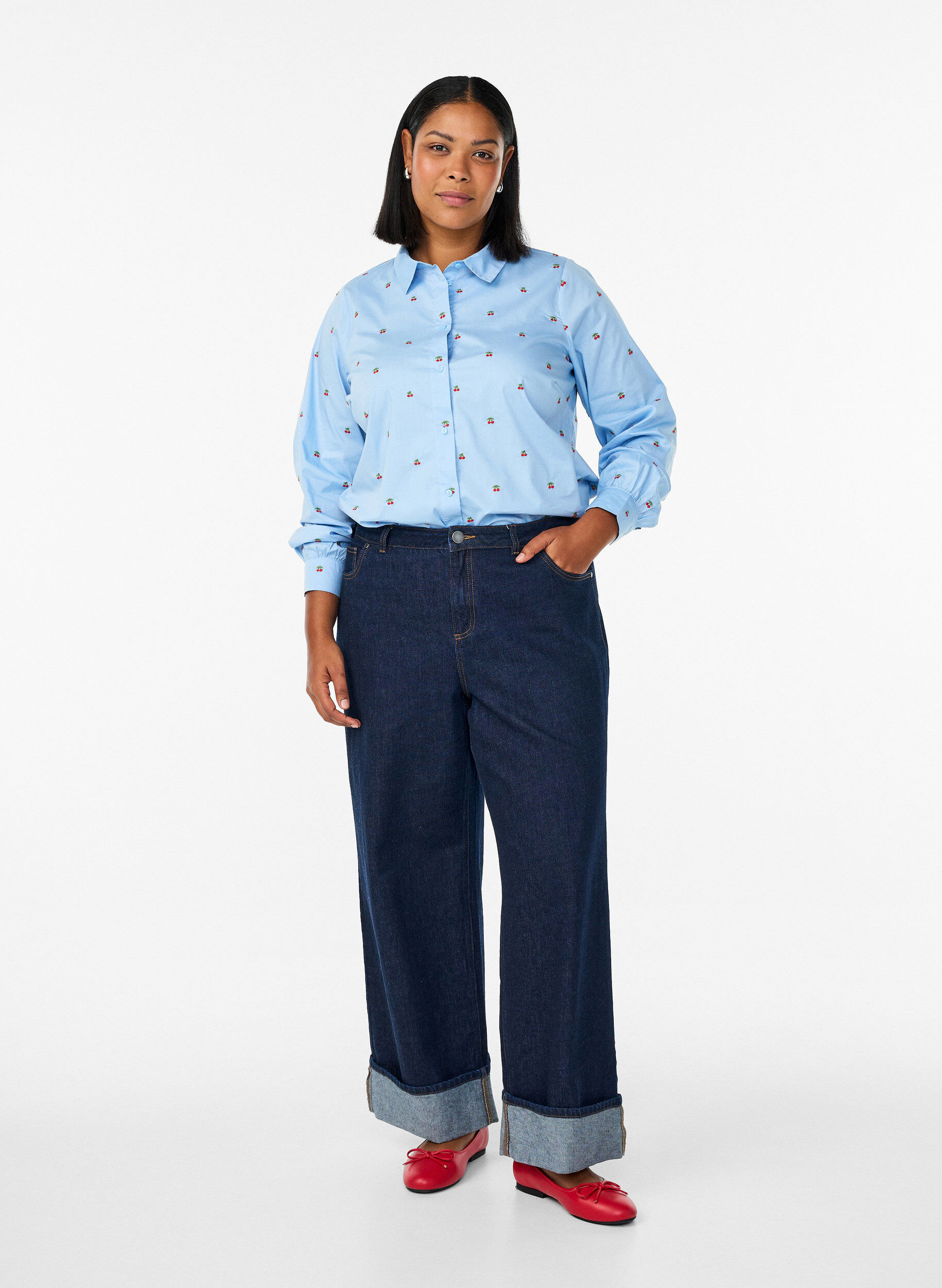 Zizzi Overhemdbluse met geborduurde kersjes, Blauw, Model image number 1