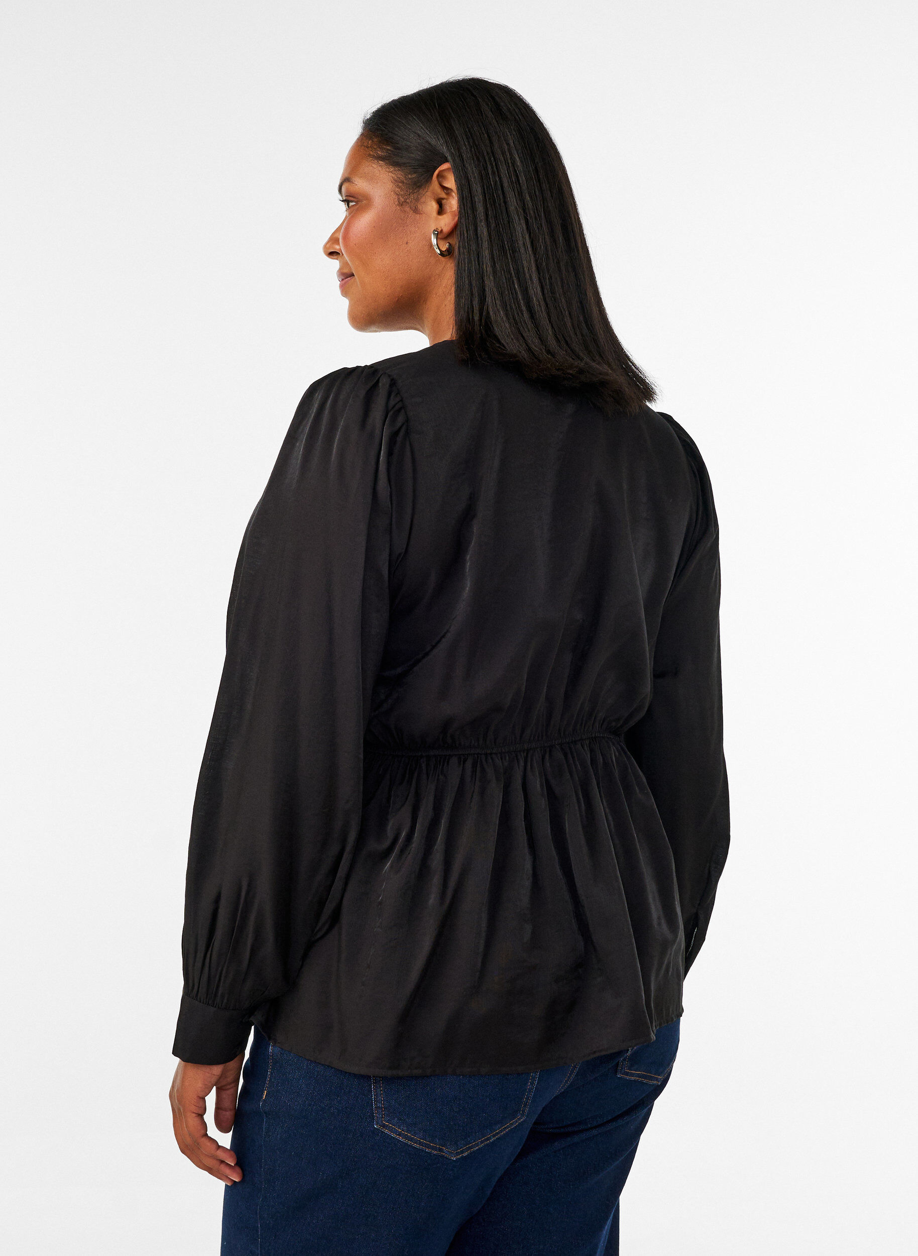 ZizziGlanzende viscose blouse met peplumeffect, Zwart, Model image number 2