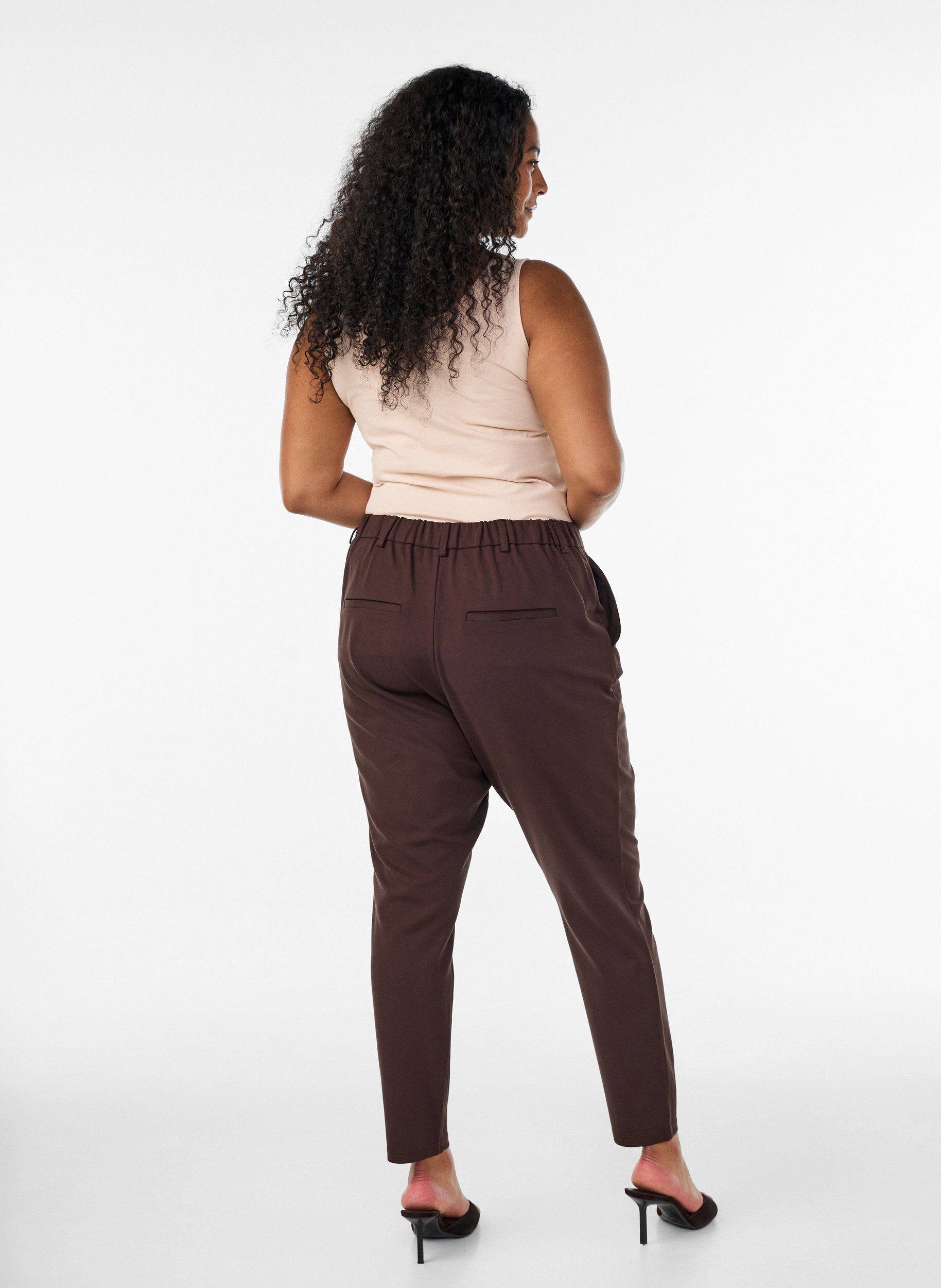 ZizziCropped Maddison broek, Bruin, Model image number 1