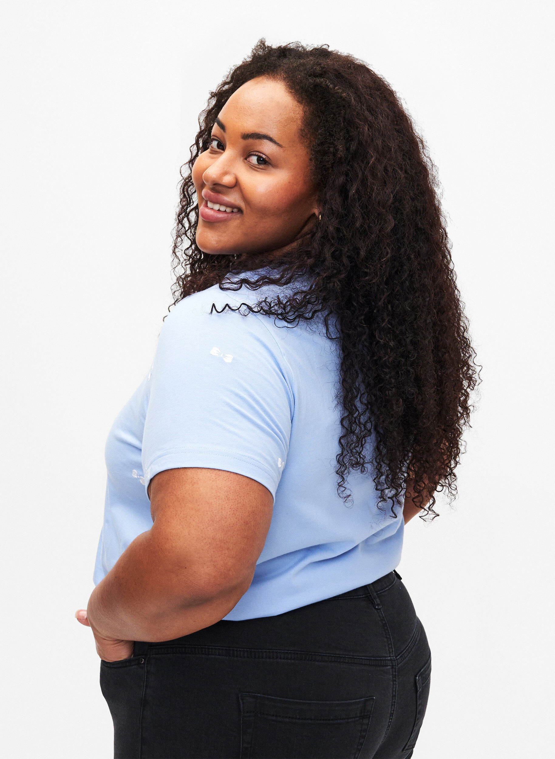 Zizzi T-shirt van biologisch katoen met strikjes, Serenity W. Bow Emb., Model image number 1